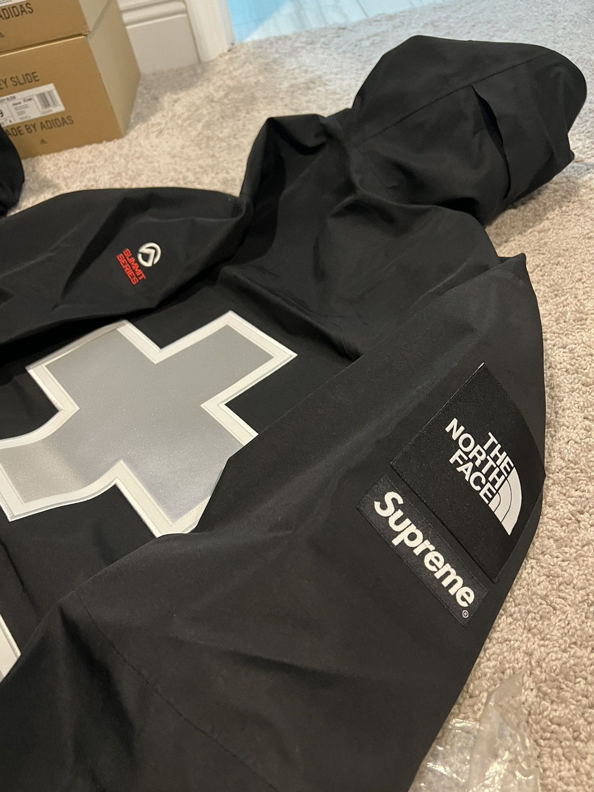 Supreme × The North Face Supreme The North Face Summit Size US M / EU 48-50 / 2 - 4 Thumbnail