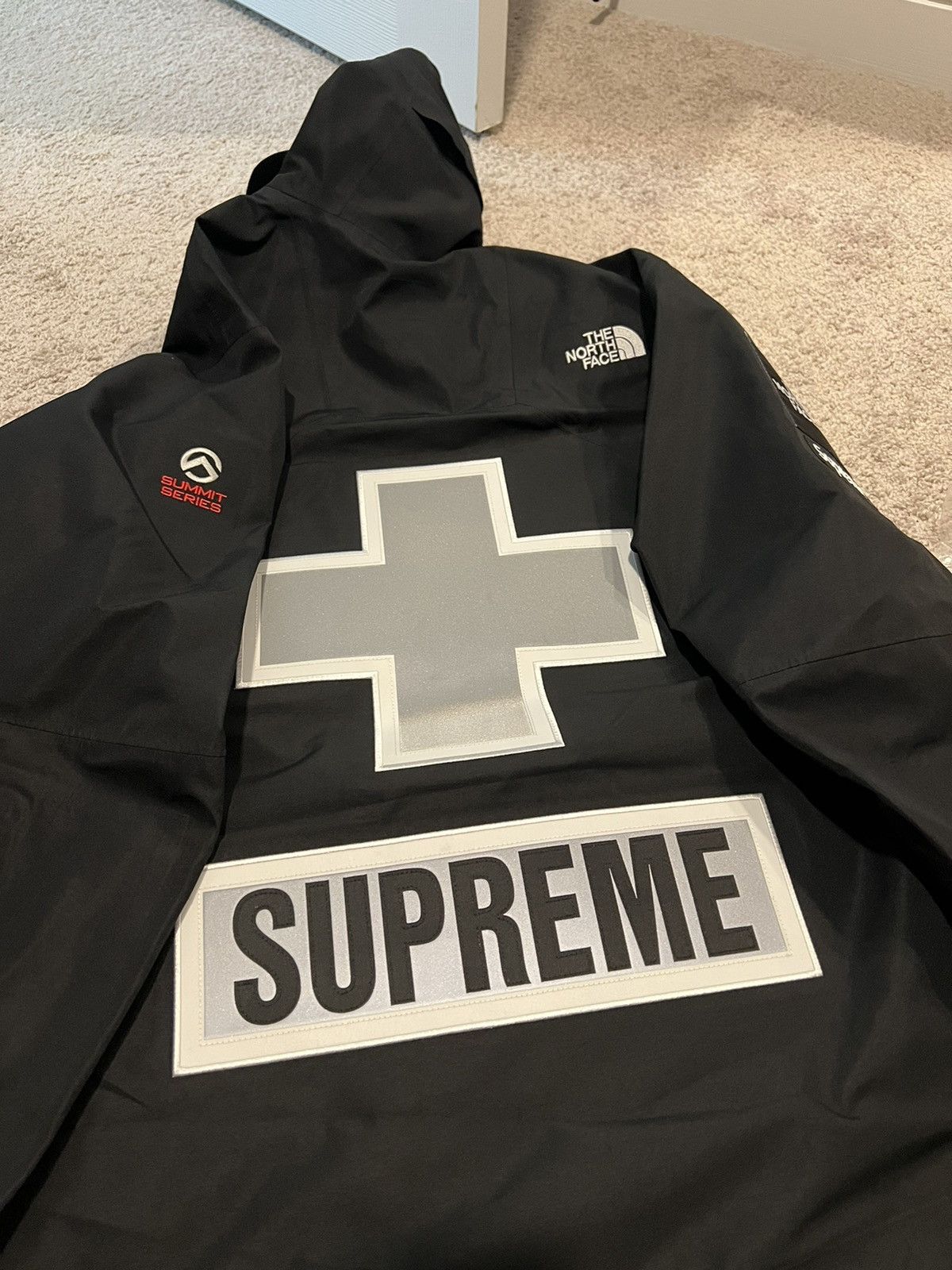 Supreme × The North Face Supreme The North Face Summit Size US M / EU 48-50 / 2 - 5 Thumbnail