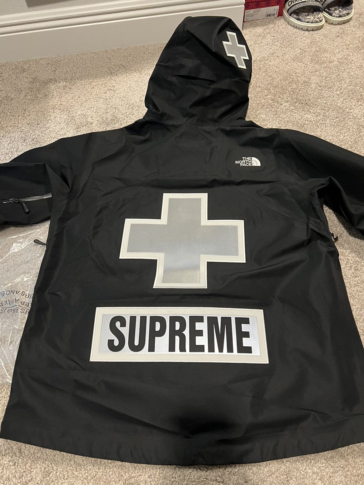 Supreme × The North Face Supreme The North Face Summit Size US M / EU 48-50 / 2 - 10 Thumbnail