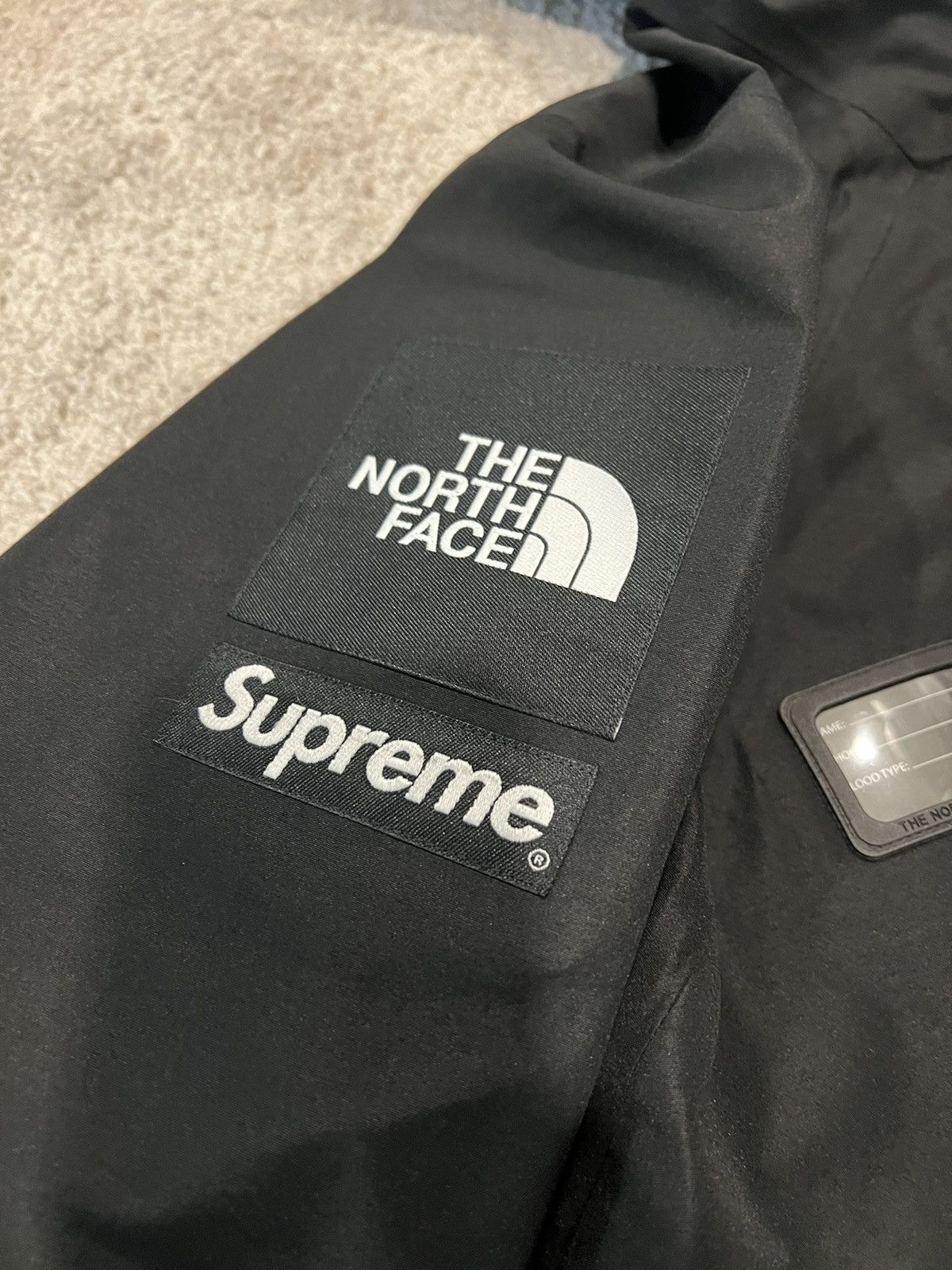 Supreme × The North Face Supreme The North Face Summit Size US M / EU 48-50 / 2 - 14 Thumbnail