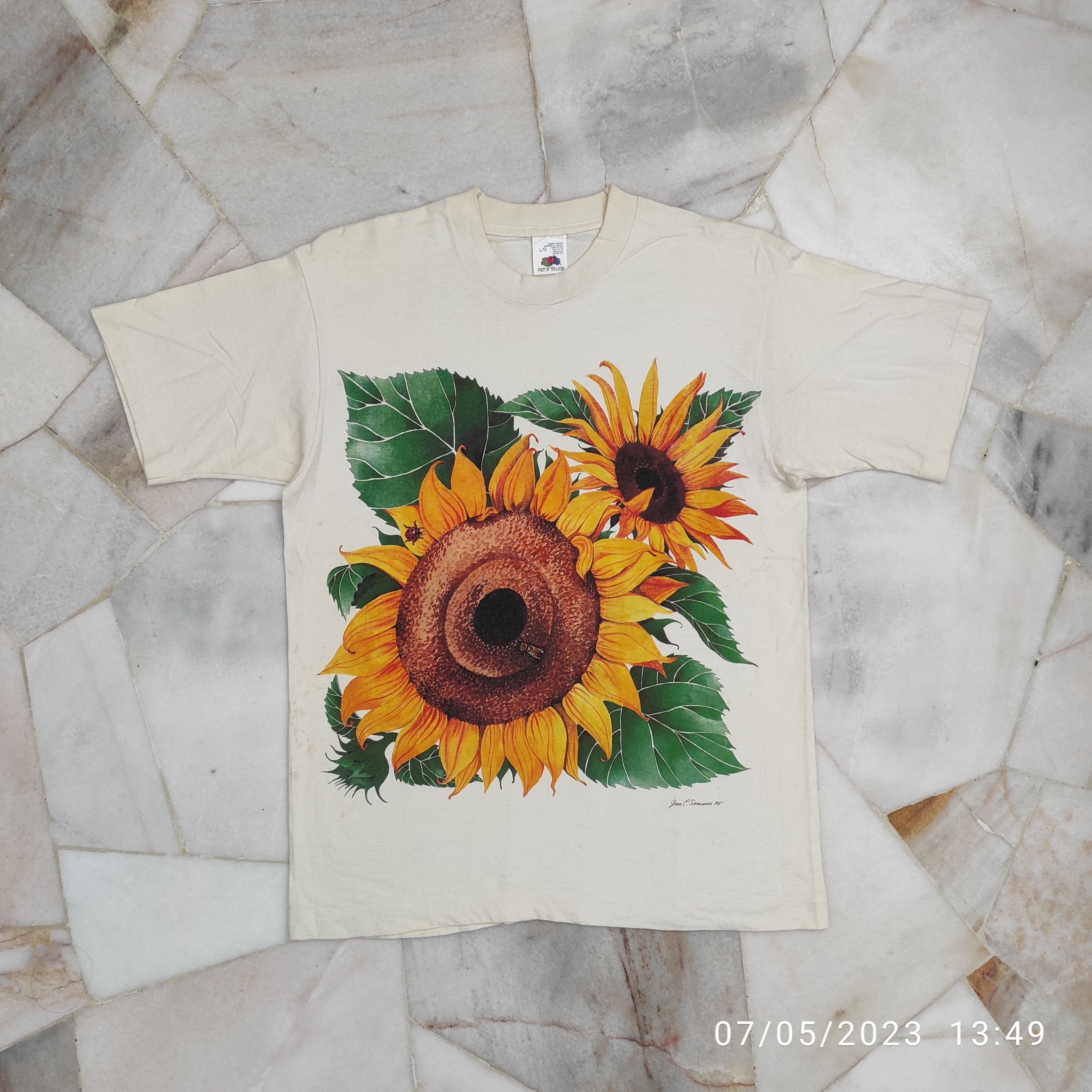 Other Vintage 90's Sunflower Bees and ladybugs artist tee Size US L / EU 52-54 / 3 - 1 Thumbnail