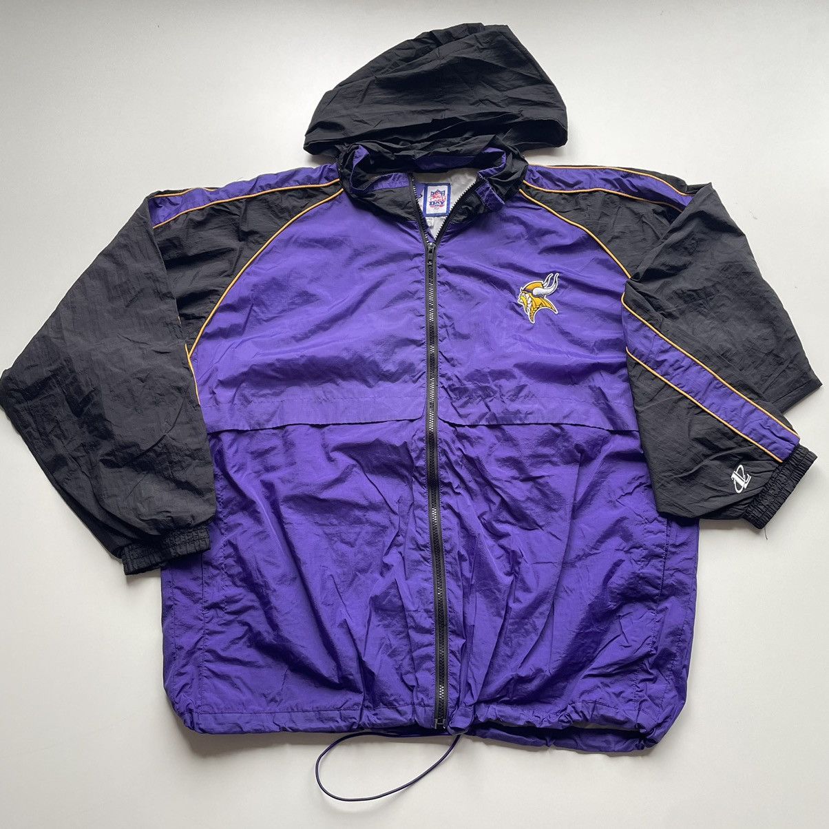 image of Logo Athletic x Nfl Vintage 90's Minnesota Vikings Embroidered Nfl Windbreaker XL in Black, Men's