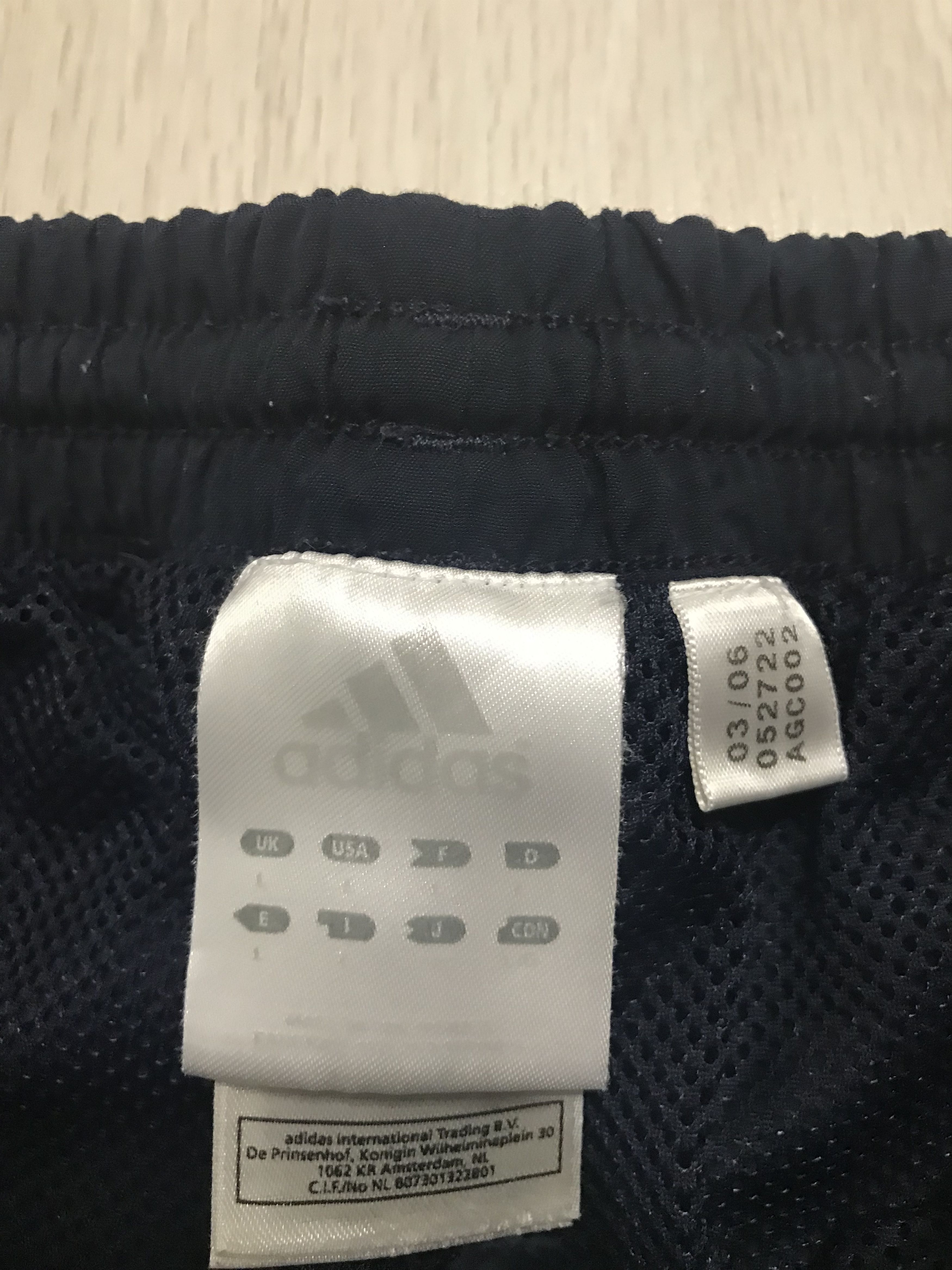 Adidas Vintage adidas shorts size 34” 2005 year Size US 34 / EU 50 - 6 Thumbnail
