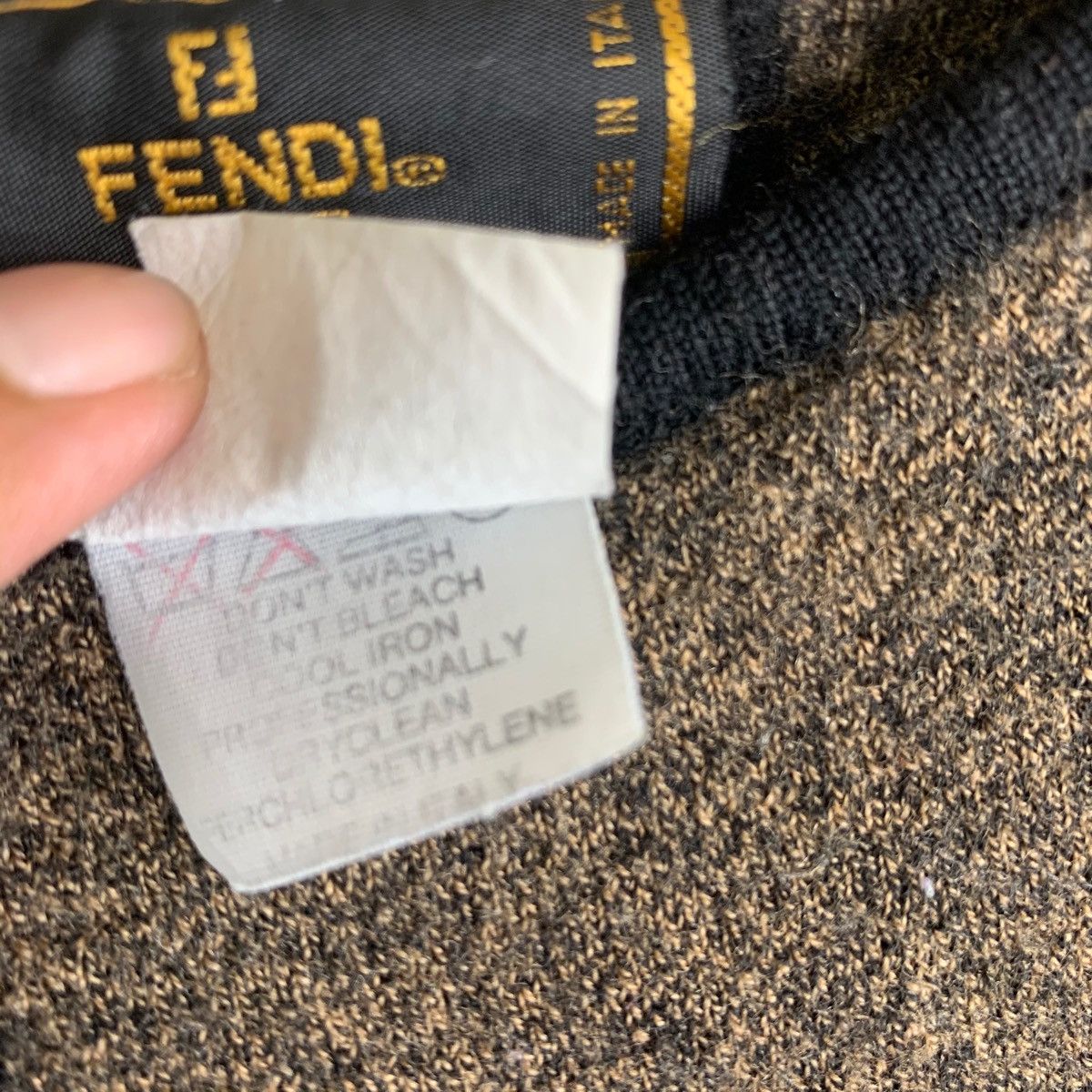 Fendi VINTAGE FENDI MAGLIA WOOL MADE IN ITALY KNITWEAR SWEATSHIRT Size US XXS / EU 40 - 4 Thumbnail