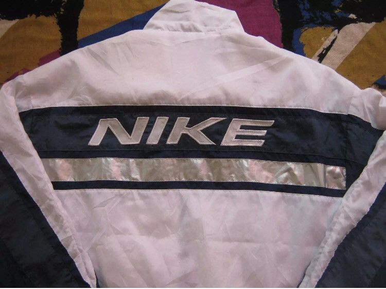 Nike VINTAGE NIKE SPELLOUT BIG LOGO REFLECTOR CENTER SWOOSH Size US XL / EU 56 / 4 - 4 Thumbnail