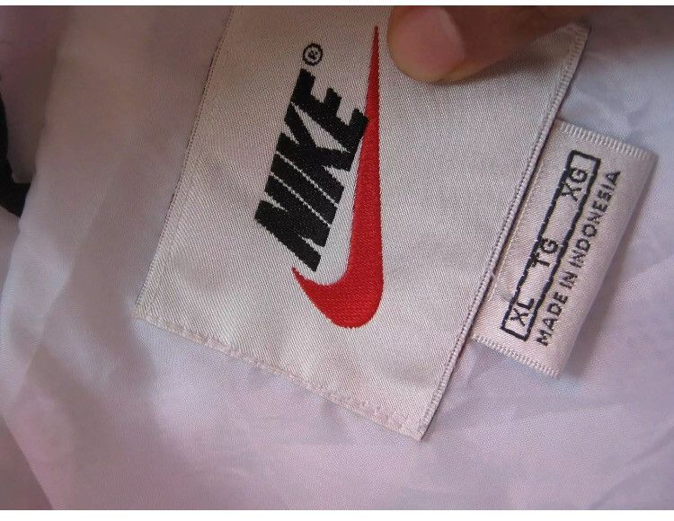 Nike VINTAGE NIKE SPELLOUT BIG LOGO REFLECTOR CENTER SWOOSH Size US XL / EU 56 / 4 - 10 Thumbnail