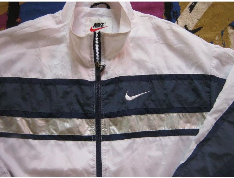 Nike VINTAGE NIKE SPELLOUT BIG LOGO REFLECTOR CENTER SWOOSH Size US XL / EU 56 / 4 - 2 Thumbnail