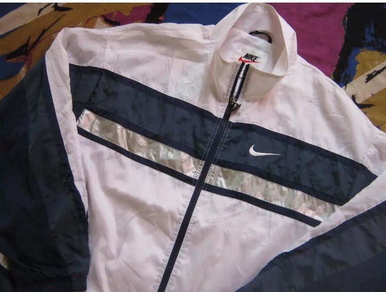 Nike VINTAGE NIKE SPELLOUT BIG LOGO REFLECTOR CENTER SWOOSH Size US XL / EU 56 / 4 - 1 Thumbnail