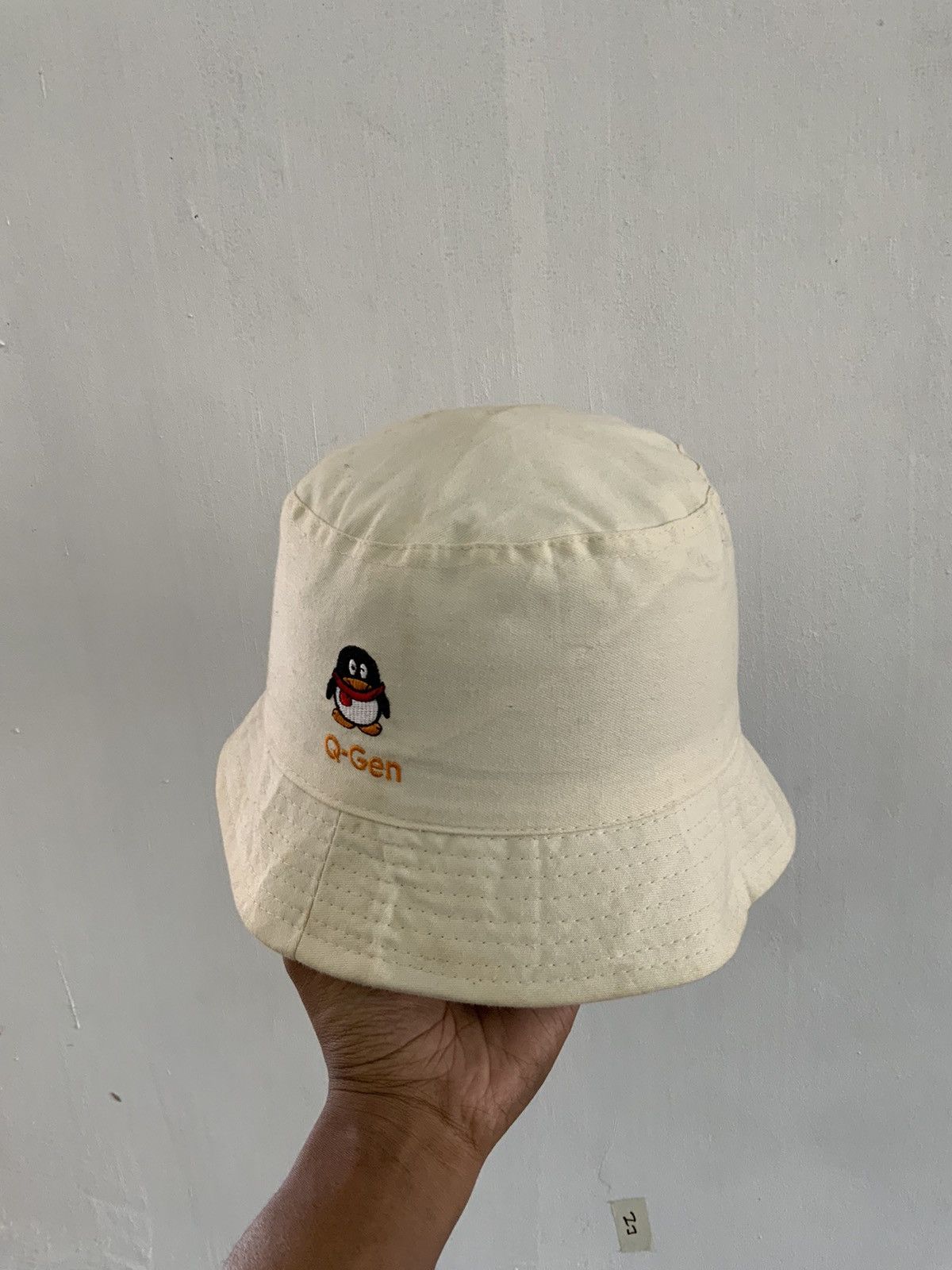 Japanese Brand Vintage Rusty Q-Gen Pingu Bucket Hat Size ONE SIZE - 1 Thumbnail