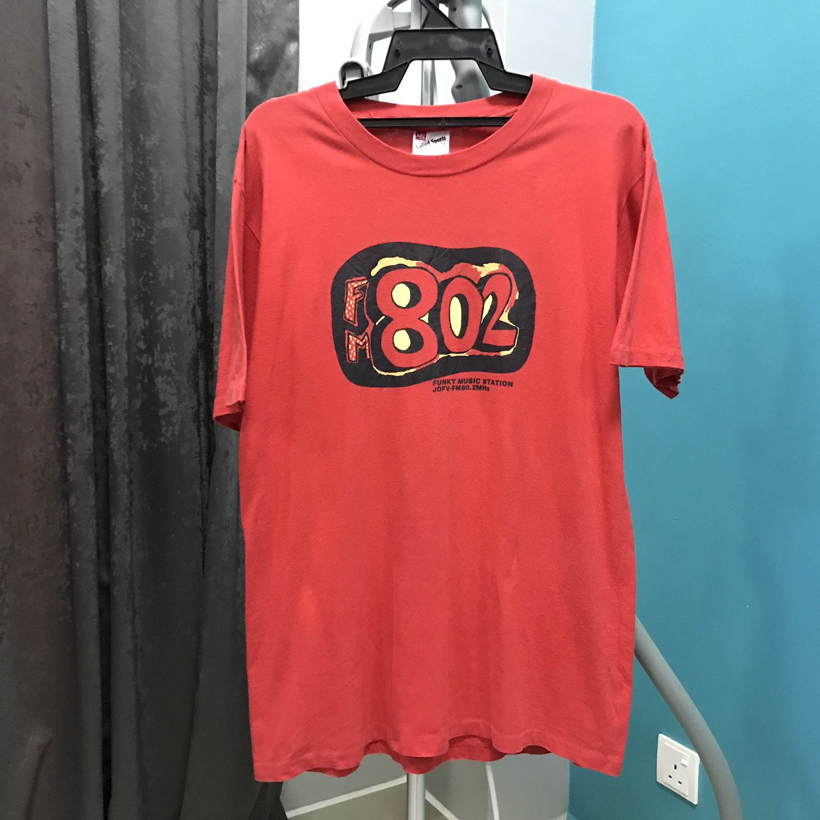 Vintage 90s Vintage Funky Music Station FM802 T-shirt Size US L / EU 52-54 / 3 - 1 Thumbnail