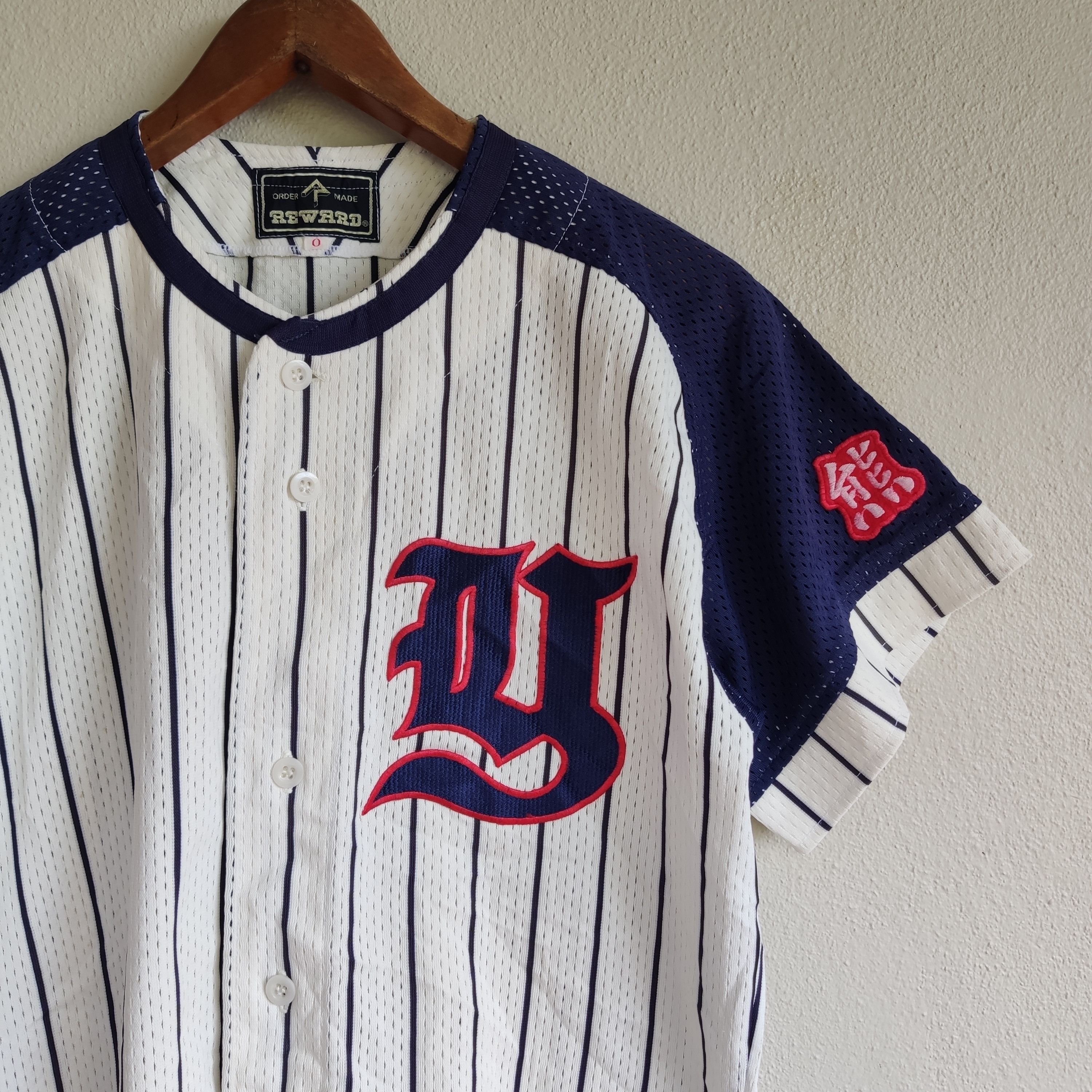 PROjectaStore Reward Baseball Shirt Vintage Reward Runner Made in Japan Baseball Shirt Size L