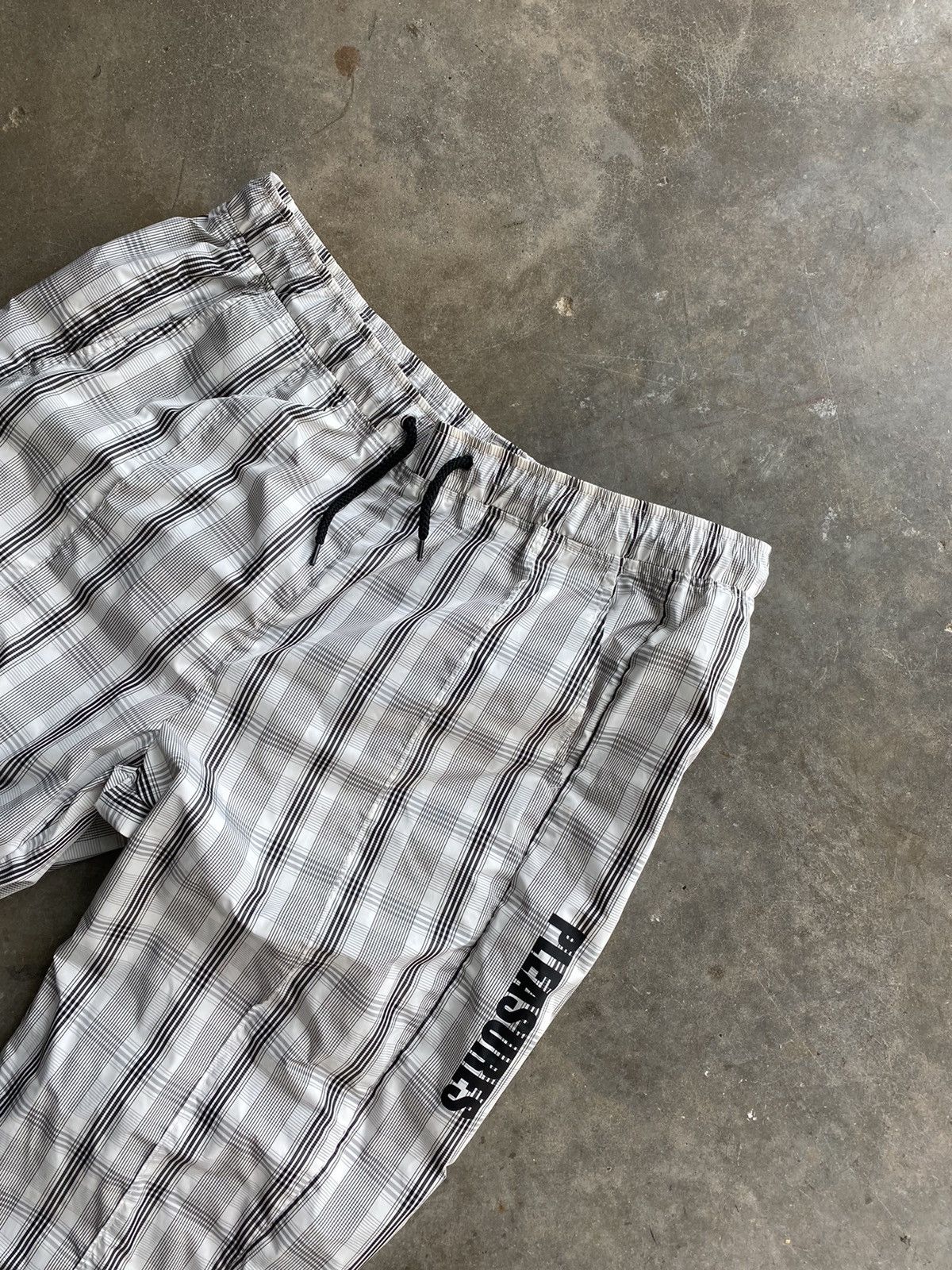 Pleasures Pleasures Now Plaid Logo Beach Joggers Sz. 2XL / XXL ❄️🧊🥣 Size US 38 / EU 54 - 2 Thumbnail