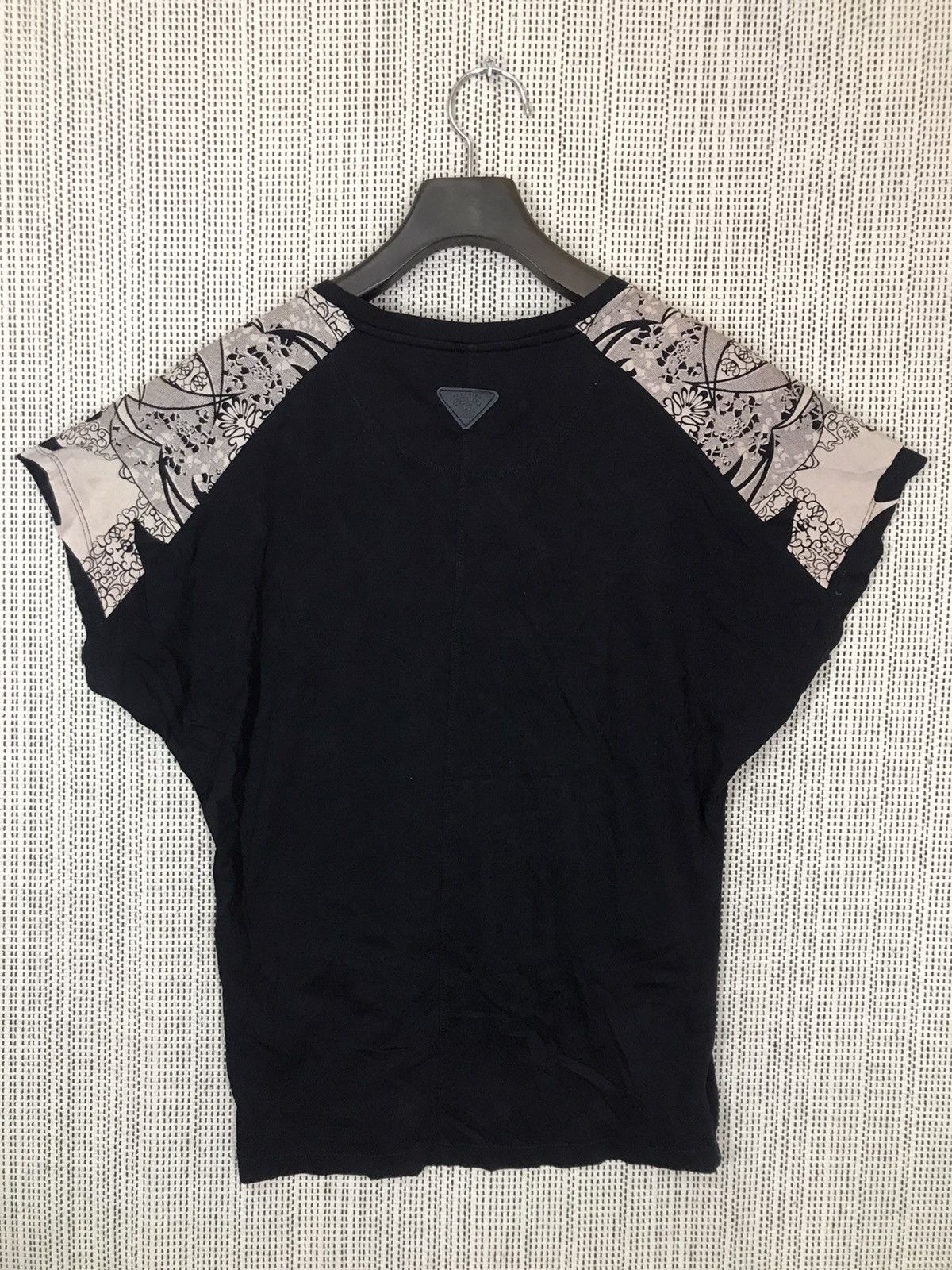 Diesel ‼️DIESEL TSHIRT SKULLS DESIGN‼️ Size S / US 4 / IT 40 - 2 Thumbnail