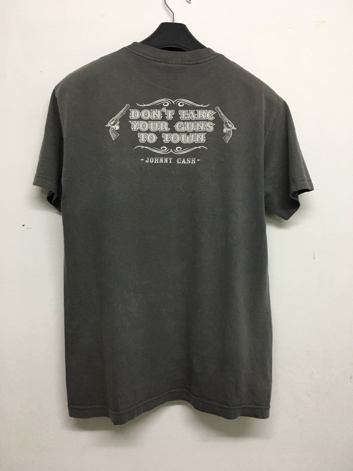 Band Tees vintage johnny cash 2004 Size US M / EU 48-50 / 2 - 6 Thumbnail