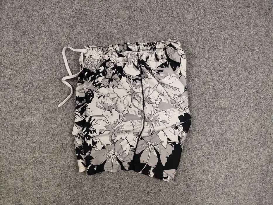 Nike Vintage 90's Nike Casual Polyester Multi logo Flowers Shorts Size US 36 / EU 52 - 4 Thumbnail