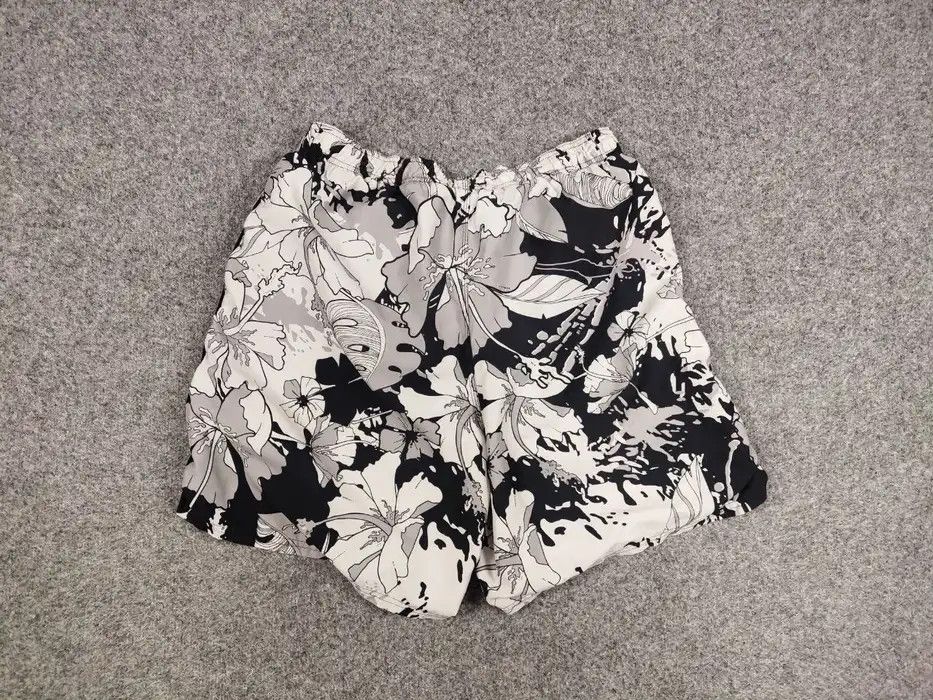 Nike Vintage 90's Nike Casual Polyester Multi logo Flowers Shorts Size US 36 / EU 52 - 5 Thumbnail
