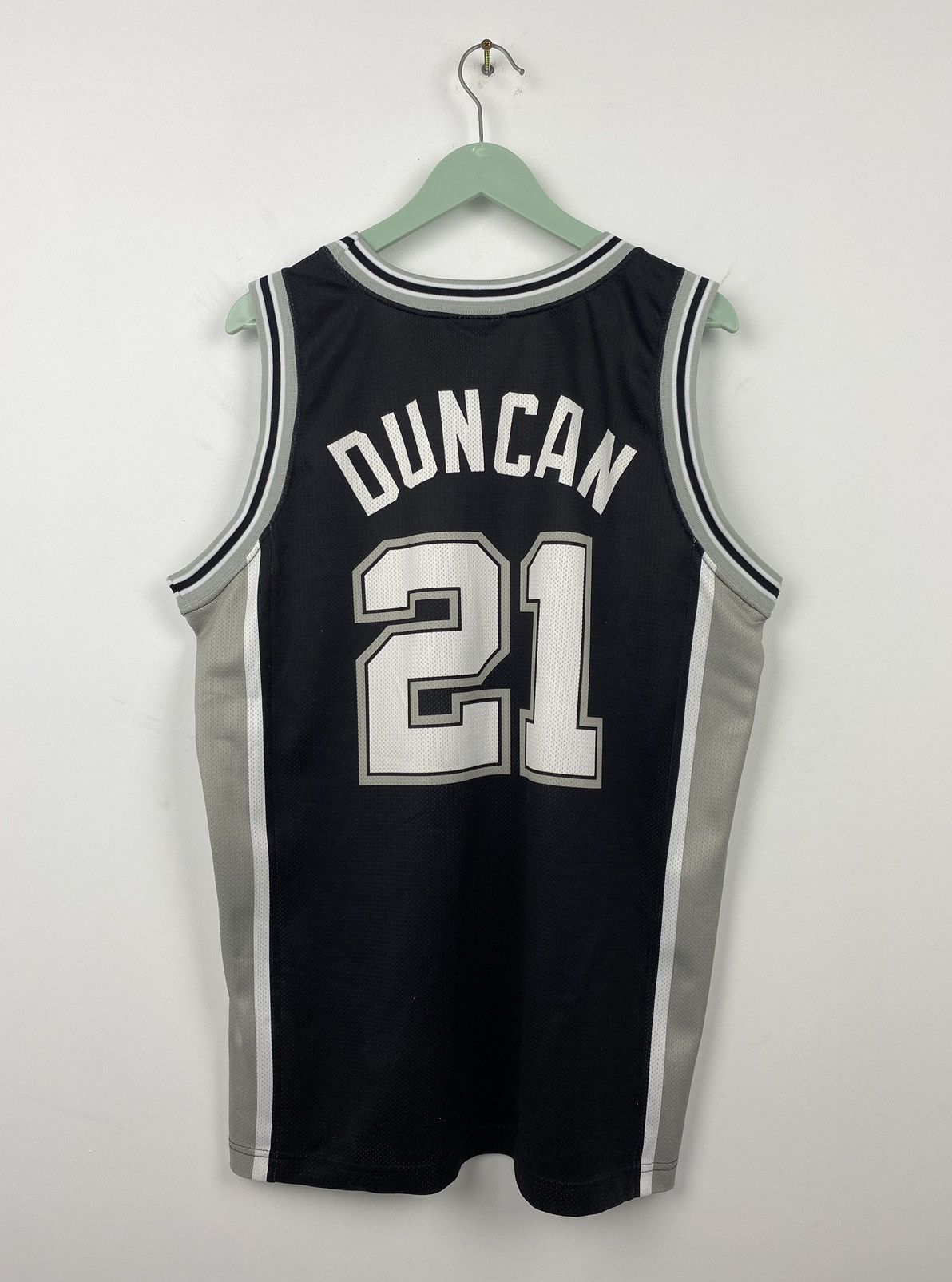 Champion Vintage San Antonio Spurs Champion 21 Duncan Jersey Lakers Size US M / EU 48-50 / 2 - 8 Thumbnail