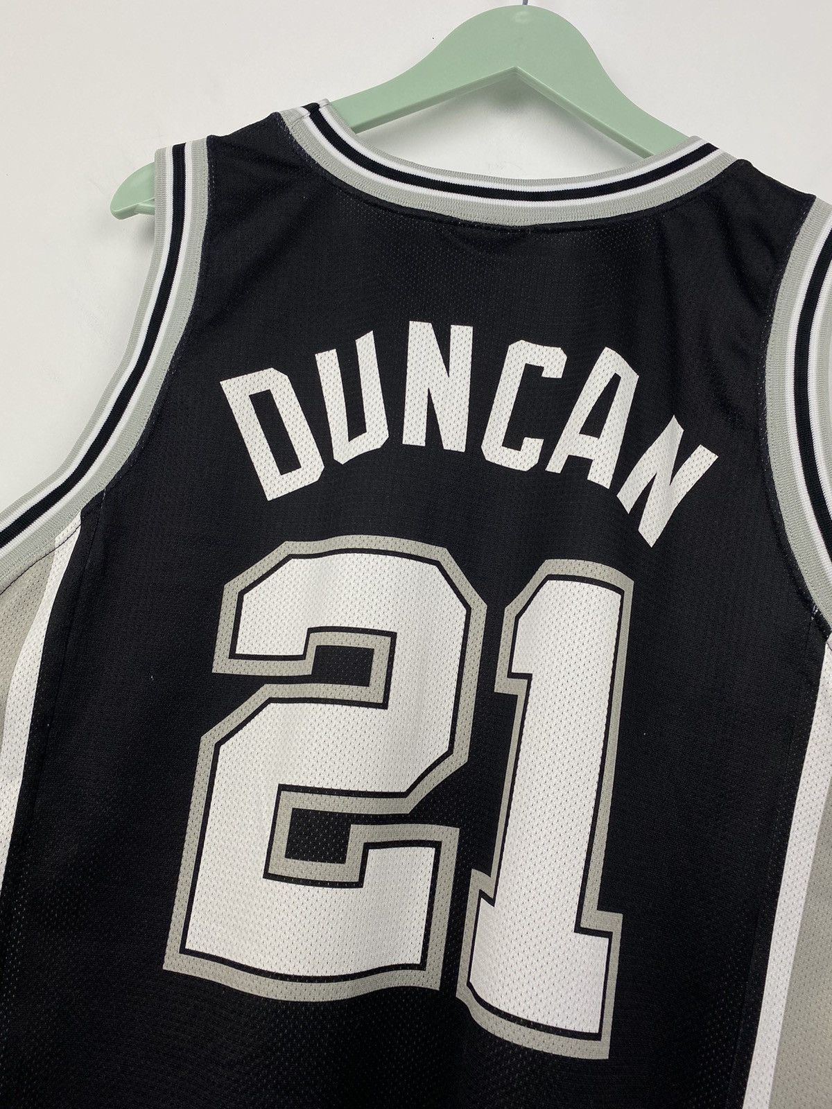 Champion Vintage San Antonio Spurs Champion 21 Duncan Jersey Lakers Size US M / EU 48-50 / 2 - 9 Thumbnail