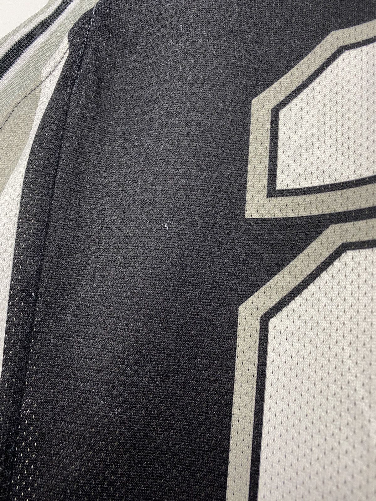 Champion Vintage San Antonio Spurs Champion 21 Duncan Jersey Lakers Size US M / EU 48-50 / 2 - 10 Thumbnail