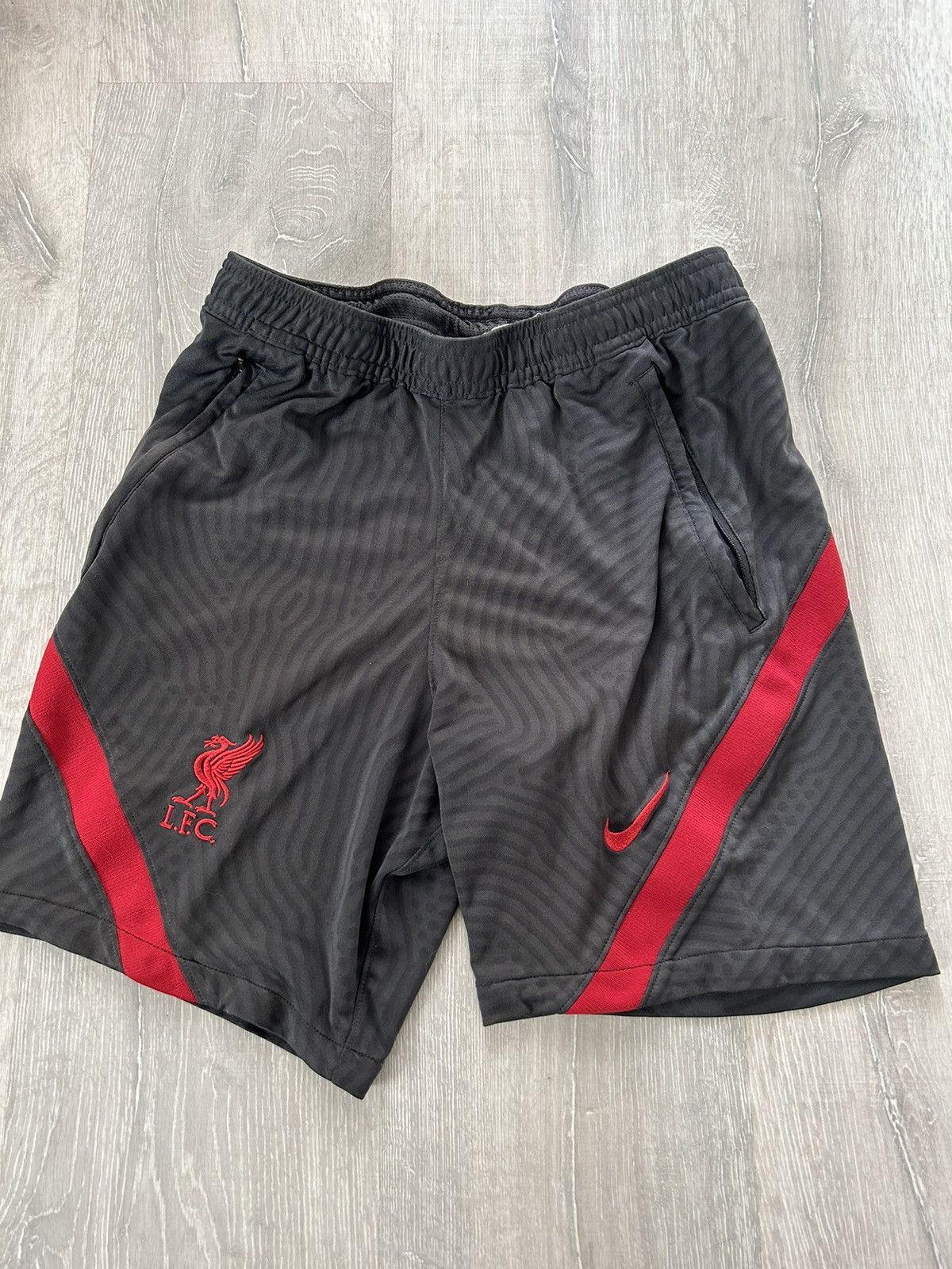 Nike × Vintage Liverpool Nike vintage grey red shorts small swoosh Size US 30 / EU 46 - 1 Thumbnail