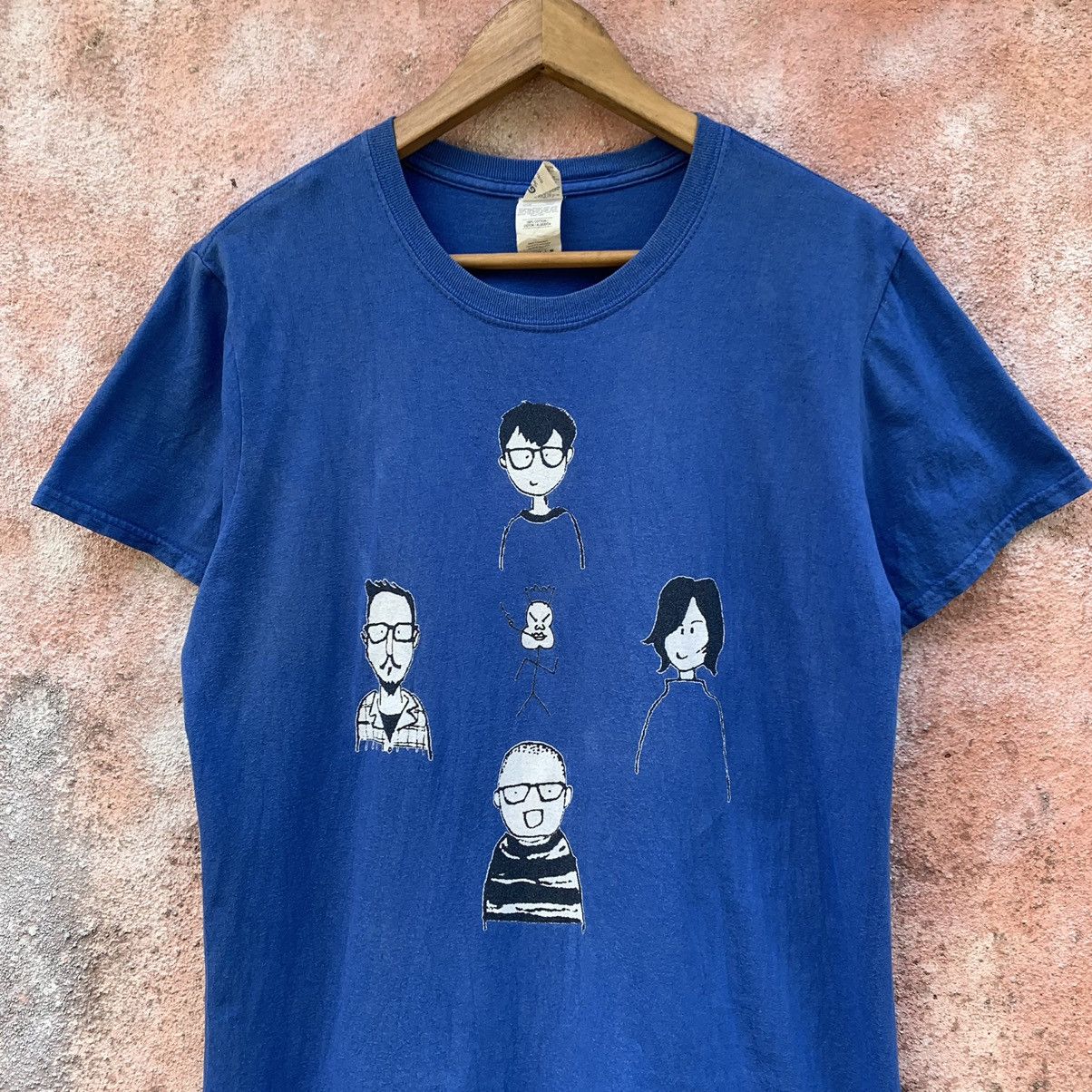 Band Tees Thrashed Faded Weezer Band Fan Club Tshirt Size US M / EU 48-50 / 2 - 2 Thumbnail