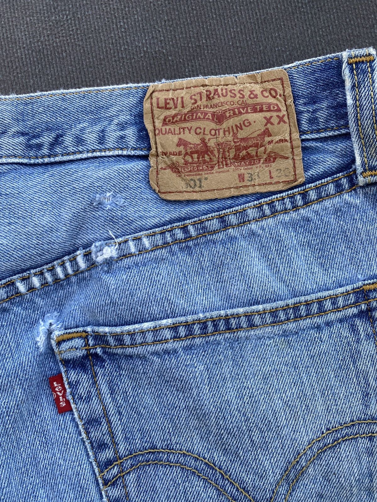 Jean × Levi's × Vintage VINTAGE DISTRESSED LEVIS 501 JEANS-J378 Size US 34 / EU 50 - 10 Thumbnail