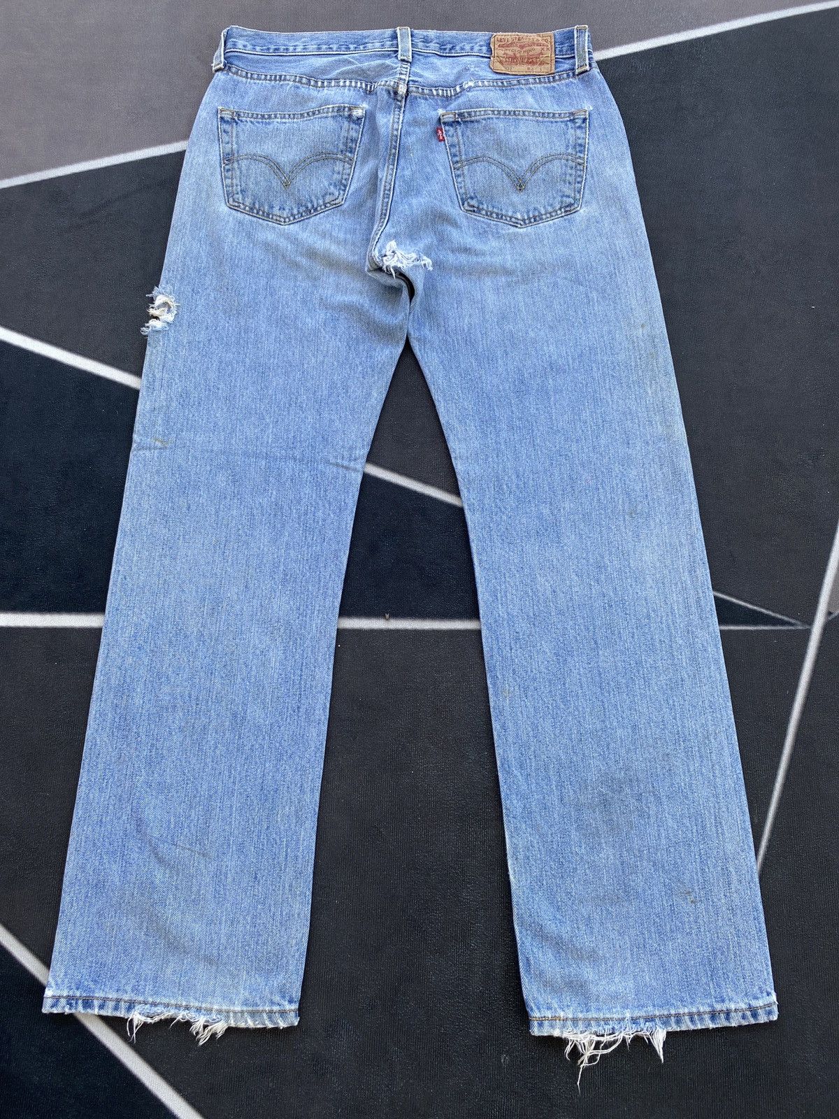 Jean × Levi's × Vintage VINTAGE DISTRESSED LEVIS 501 JEANS-J378 Size US 34 / EU 50 - 4 Thumbnail