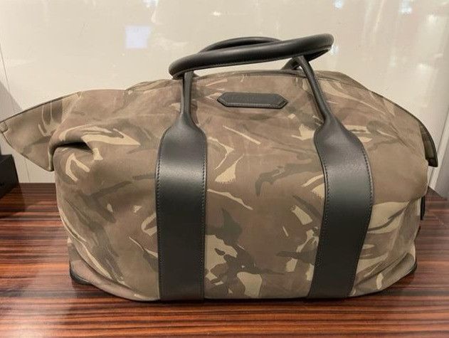 o1w1db10723 Tote Bag in Military Green