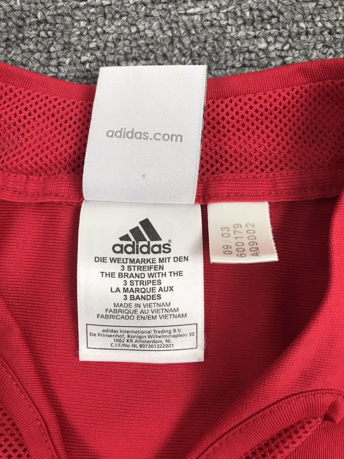 Adidas SPAIN 2004 2006 HOME FOOTBALL SHIRT ADIDAS 600179 sz S Size US S / EU 44-46 / 1 - 10 Thumbnail