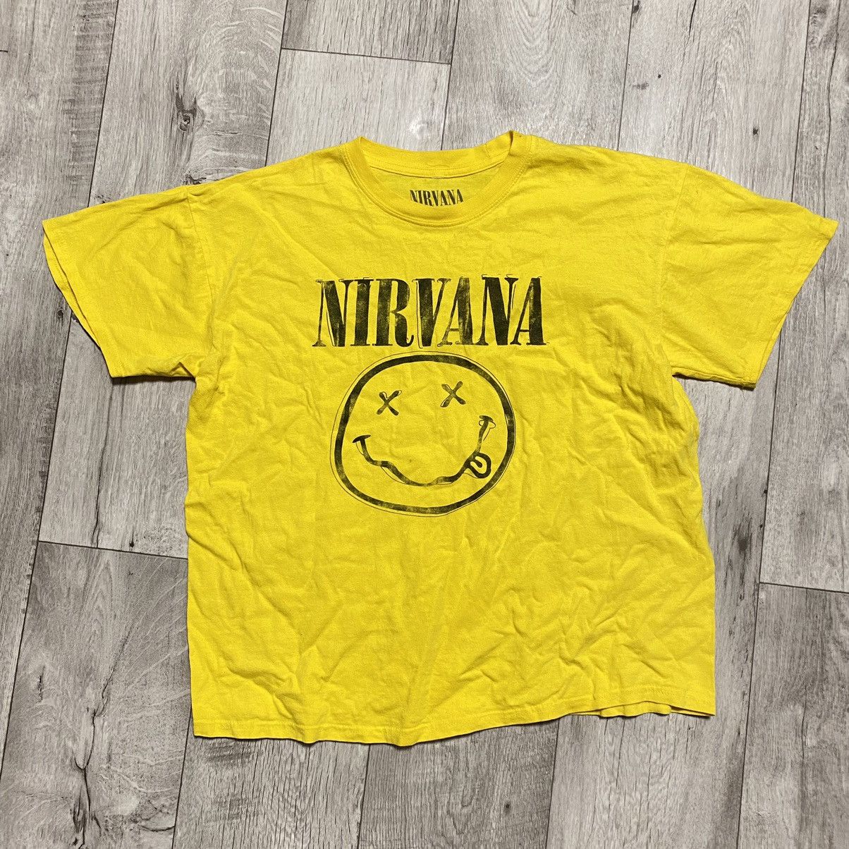 Band Tees NIRVANA SMELLS LIKE TEEN SPIRIT YELLOW BOXY T SHIRT Size US L / EU 52-54 / 3 - 1 Thumbnail