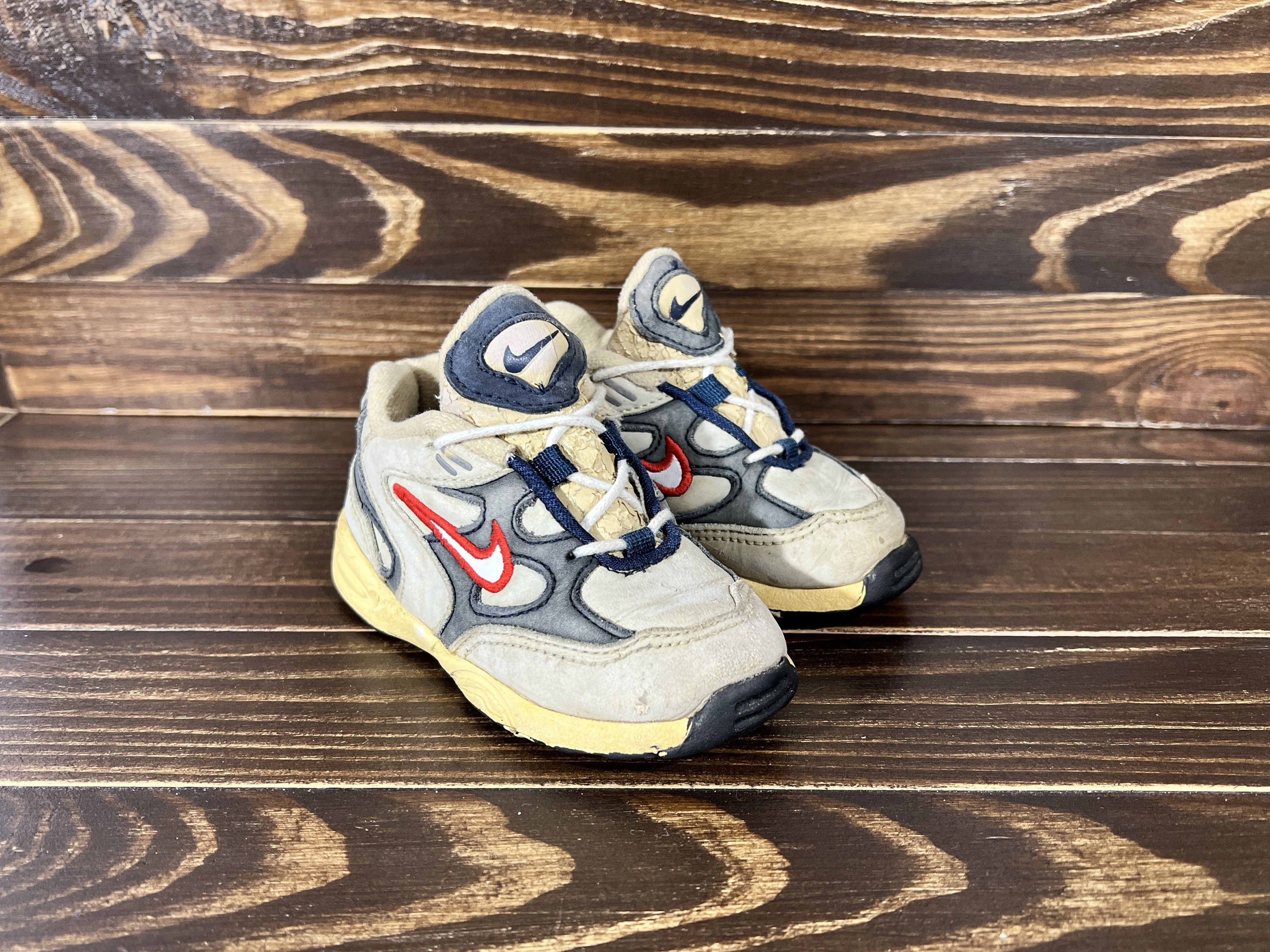 Nike × Vintage Vintage Nike 1998 Kids Leather Sneakers VeryRare Retro Shoes Size US 5 / EU 37 - 14 Thumbnail
