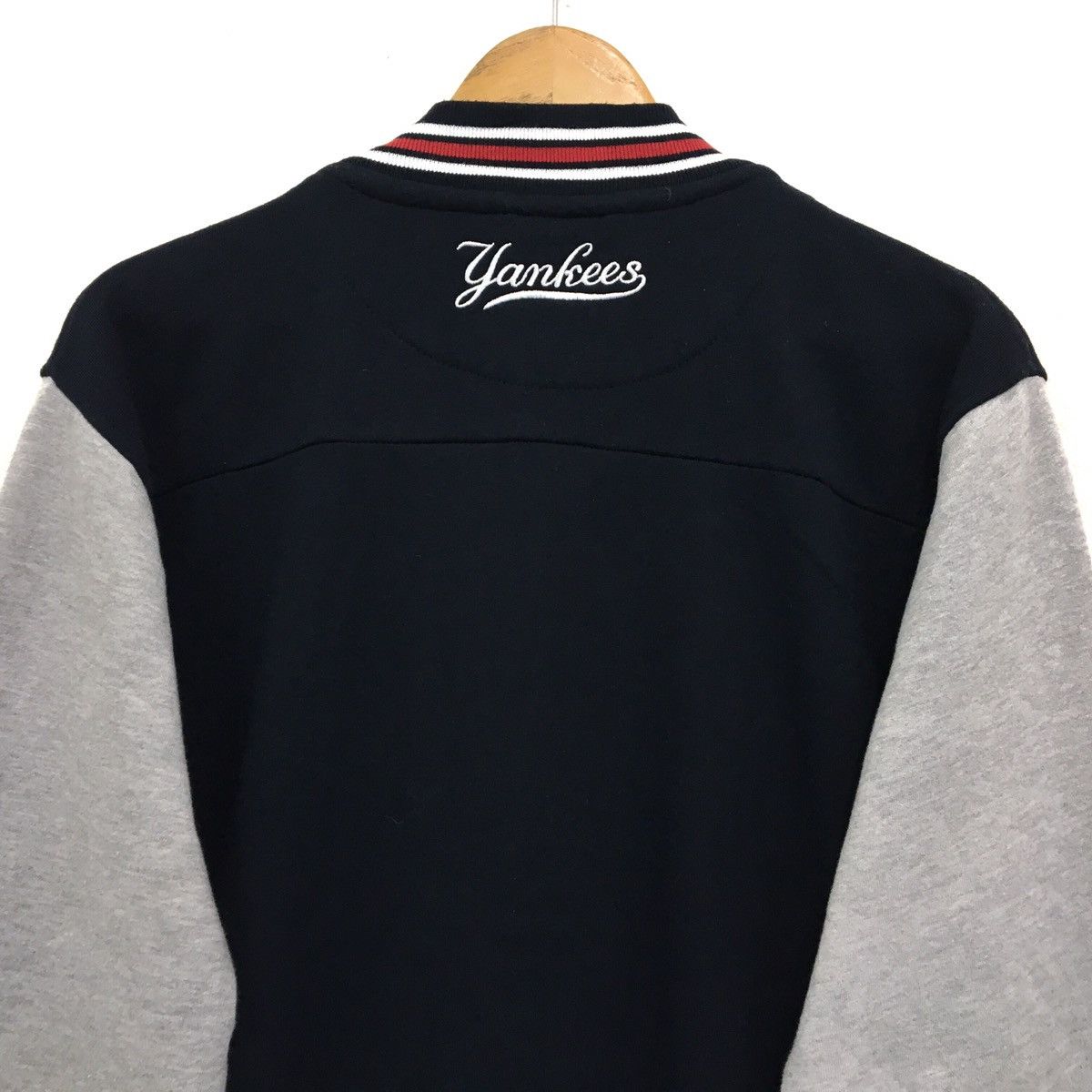 MLB × New York Yankees New York Yankees Varsity MLB Sweaters Size US L / EU 52-54 / 3 - 6 Thumbnail