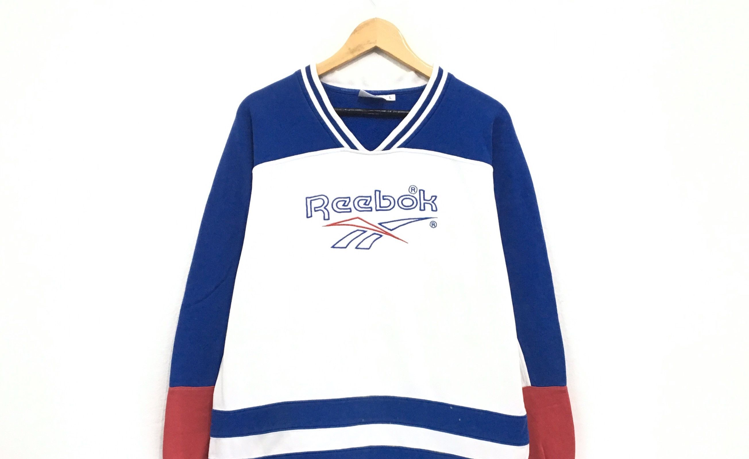 Reebok × Sports Specialties Vintage Reebok Multicolour V Neck Sweatshirt Size US L / EU 52-54 / 3 - 3 Thumbnail