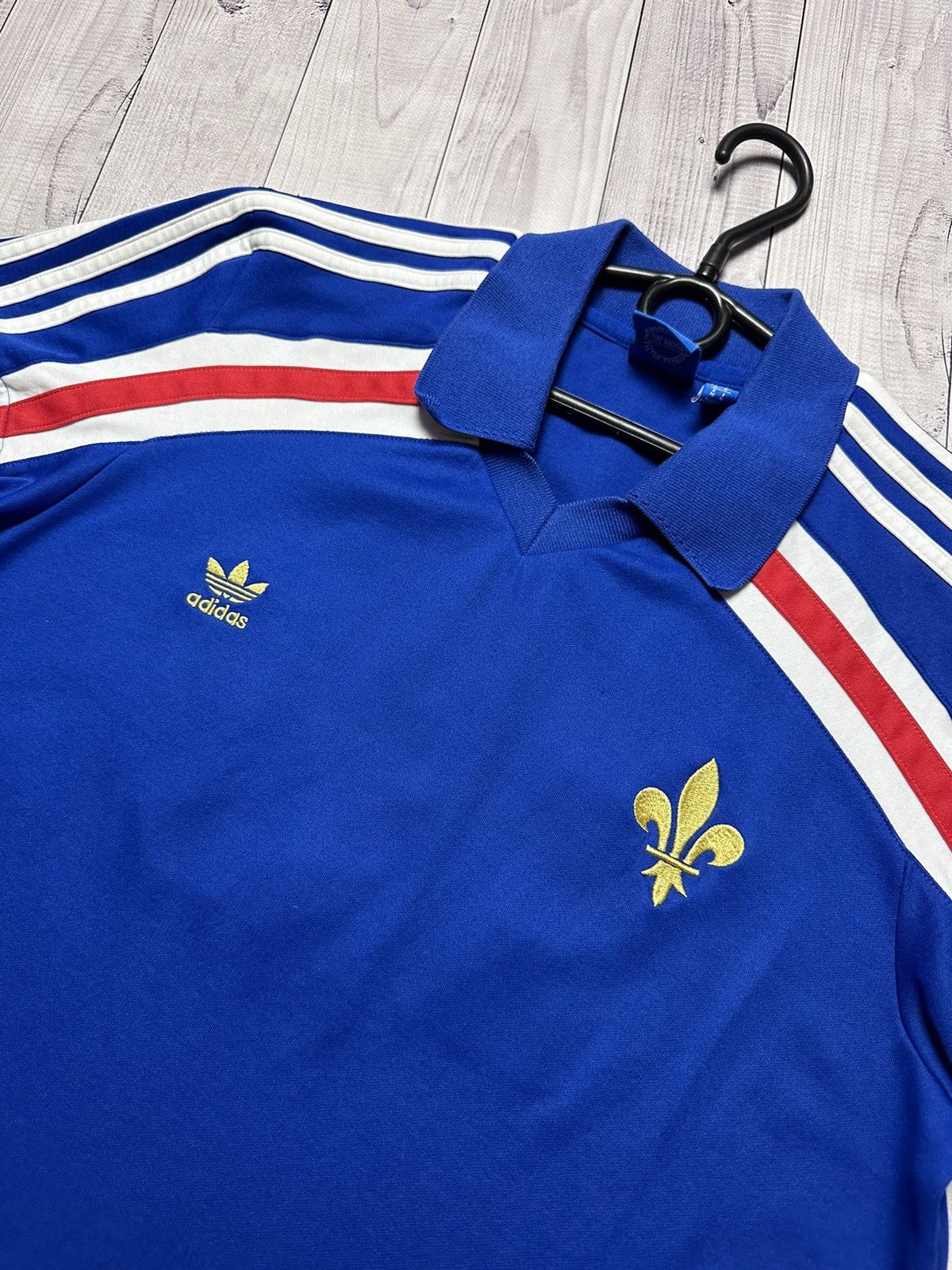 Adidas × Vintage Vintage adidas France soccer jersey retro rare size M Size US M / EU 48-50 / 2 - 4 Thumbnail
