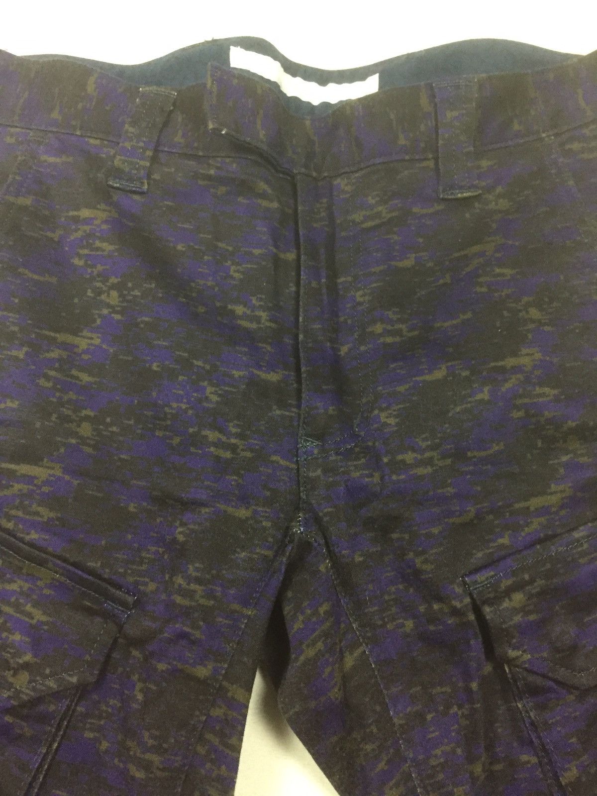 White Mountaineering White mountaineering digital camo cropped pants Size US 31 - 8 Thumbnail