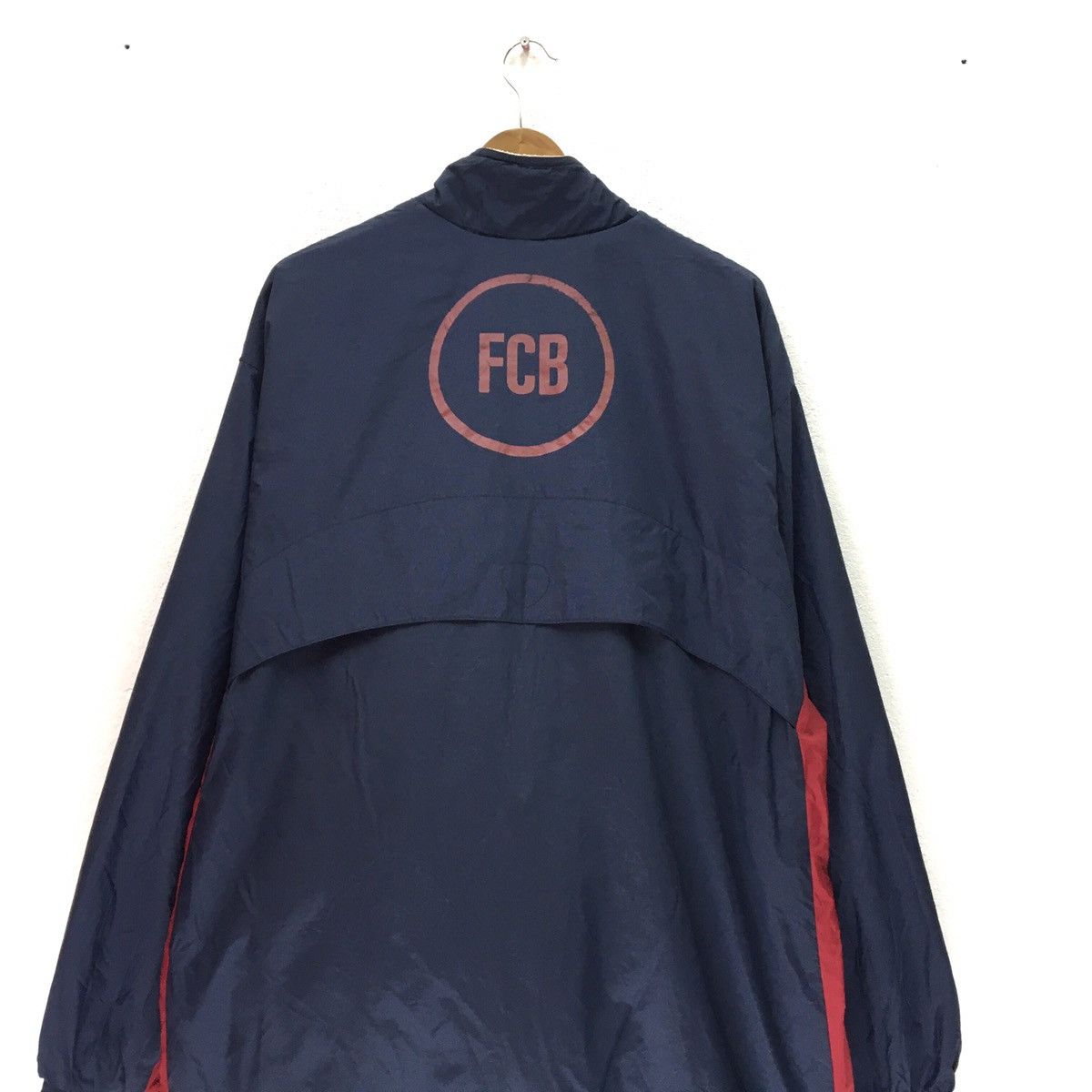 Nike × Sports Specialties Nike X Barcelona FC Zipped Up Jacket Size US XL / EU 56 / 4 - 4 Thumbnail