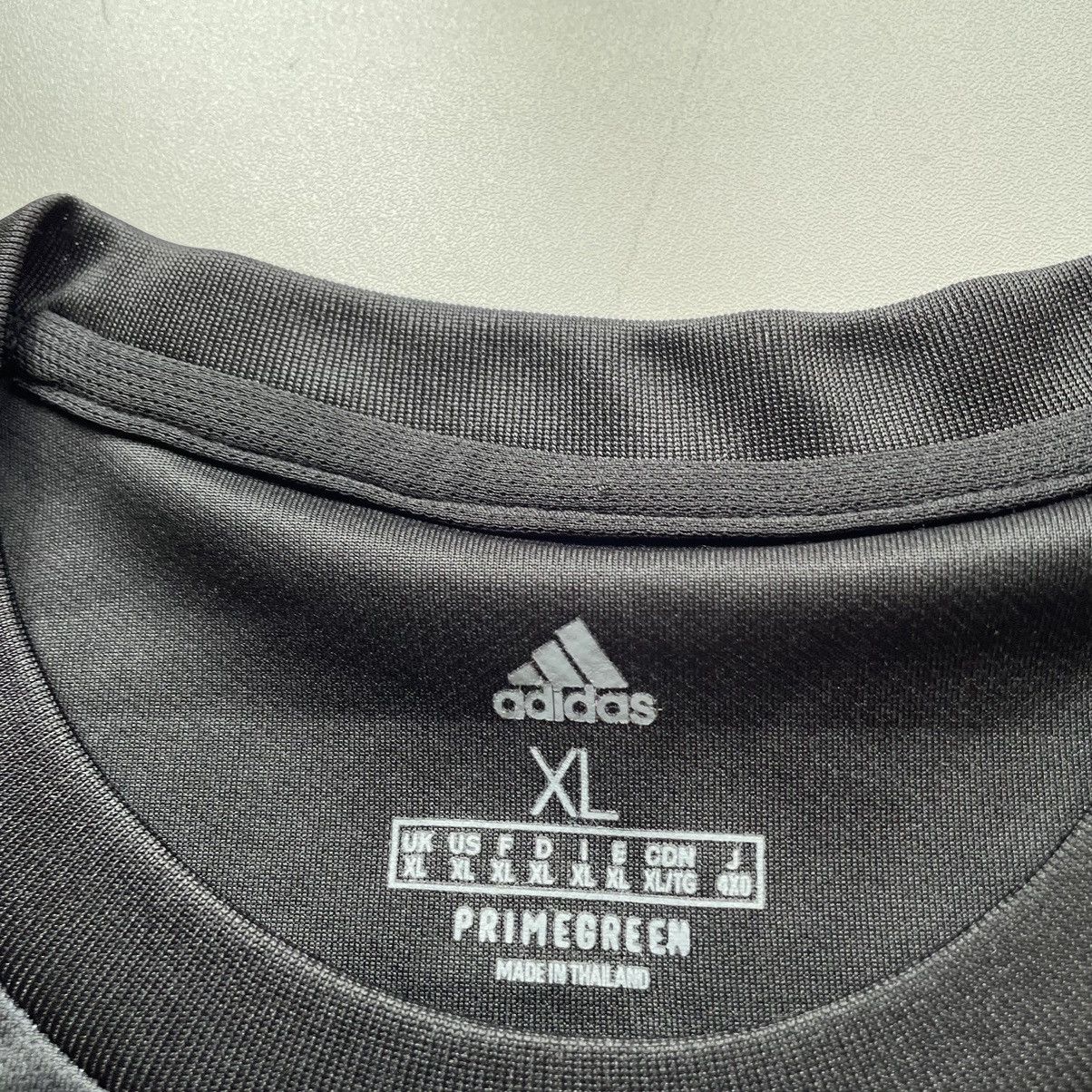 Adidas Vintage 2000s Adidas Juventus Embroidered Jersey Black Size US L / EU 52-54 / 3 - 5 Thumbnail