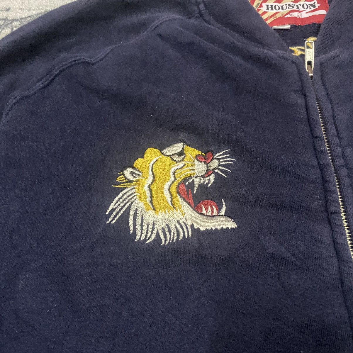 Japanese Brand × Vintage Steals🔥 Vintage Sukajan Houston Tiger Embroidery Zip Jacket Size US L / EU 52-54 / 3 - 7 Thumbnail