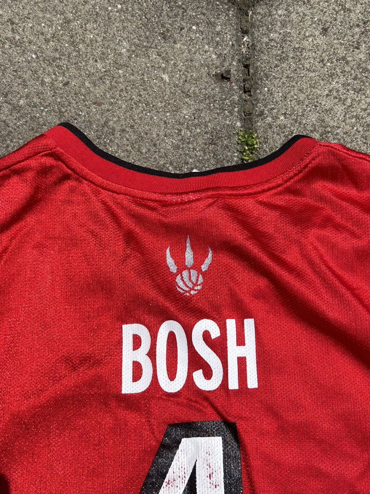 NBA Vintage Reebok Toronto Raptors Chris Bosh Jersey Size US XL / EU 56 / 4 - 8 Thumbnail