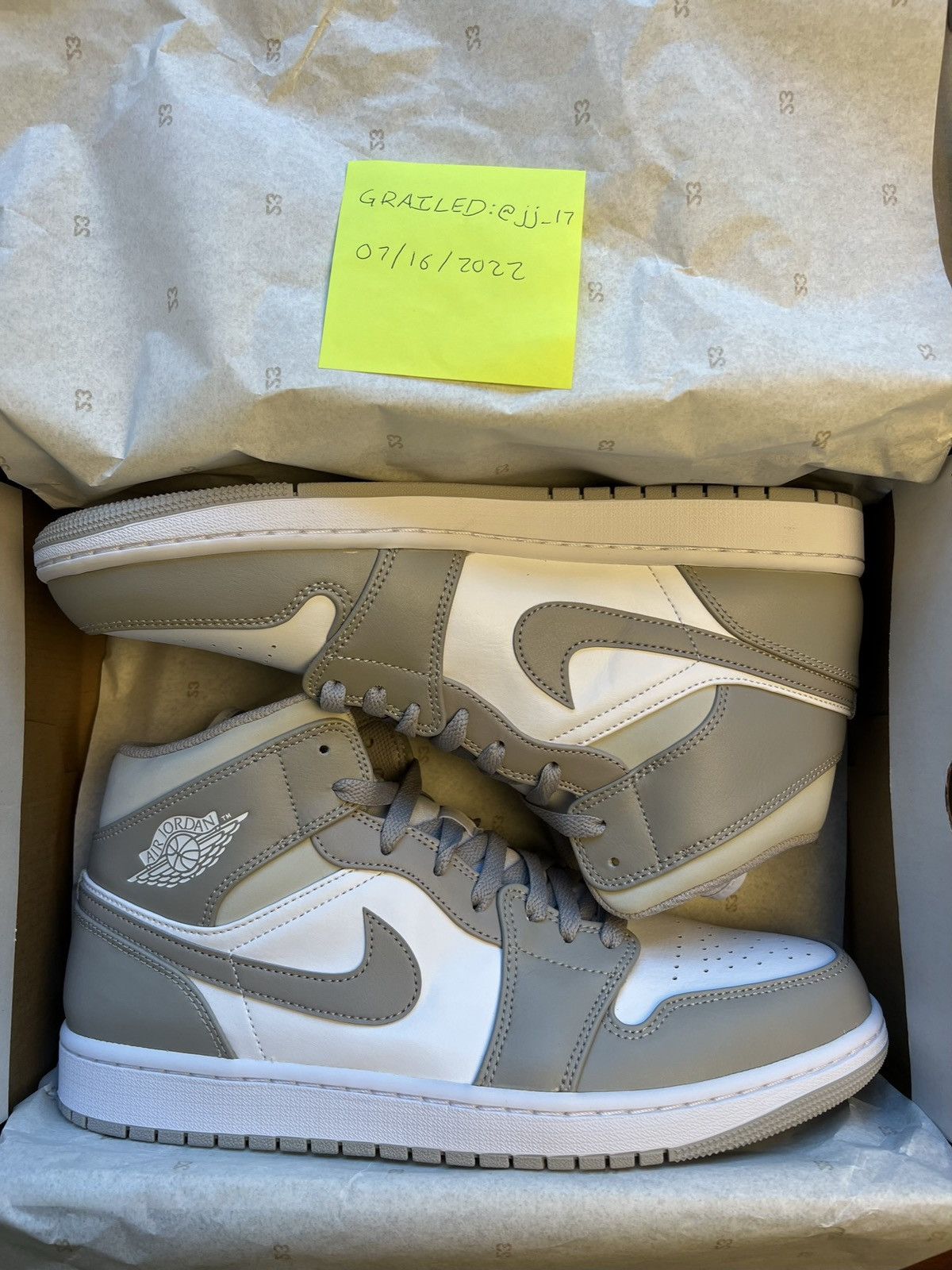 Jordan Brand × Nike Jordan 1 Mid ‘College Grey’ Size US 11 / EU 44 - 10 Thumbnail