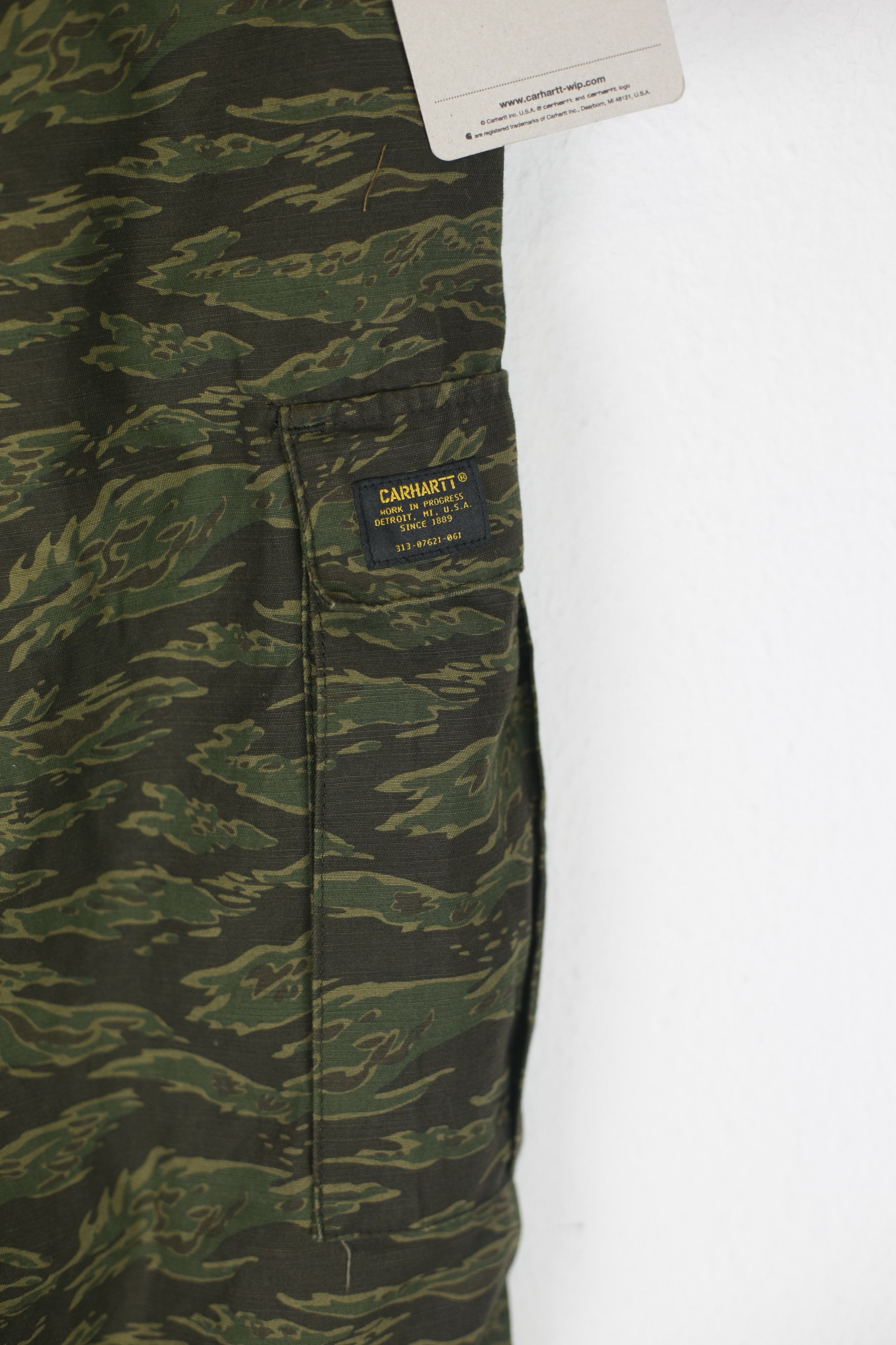 Carhartt Wip NWT Carhartt WIP Camper Pant Slim Camo Tiger Size M Size US 32 / EU 48 - 3 Thumbnail