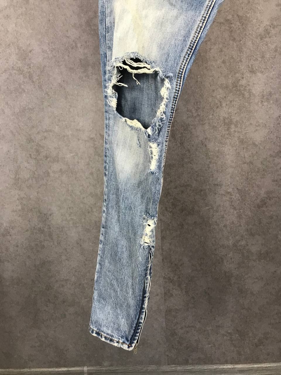 MNML MNML distressed denim jeans Size US 31 - 4 Thumbnail