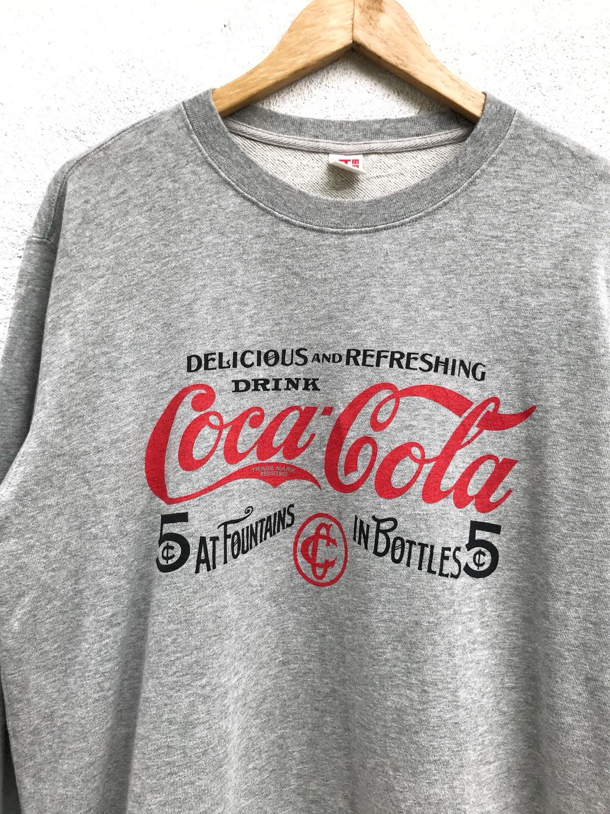 Coca Cola × Uniqlo Coca Cola x Uniqlo Big Logo Crewneck Sweatshirt Size US L / EU 52-54 / 3 - 3 Thumbnail