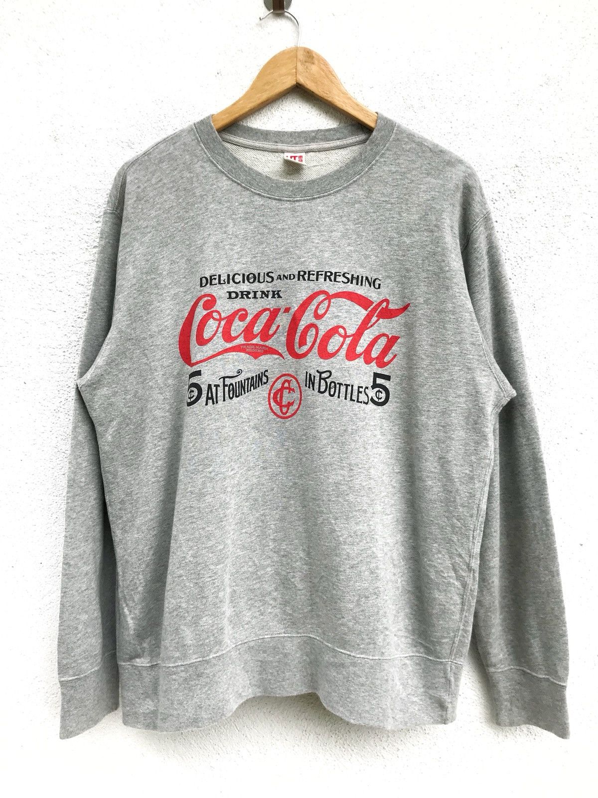Coca Cola × Uniqlo Coca Cola x Uniqlo Big Logo Crewneck Sweatshirt Size US L / EU 52-54 / 3 - 1 Thumbnail