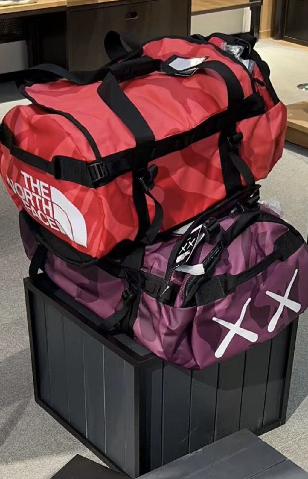 Kaws × The North Face Kaws x The North Face Basecamp Duffel Size ONE SIZE - 10 Thumbnail