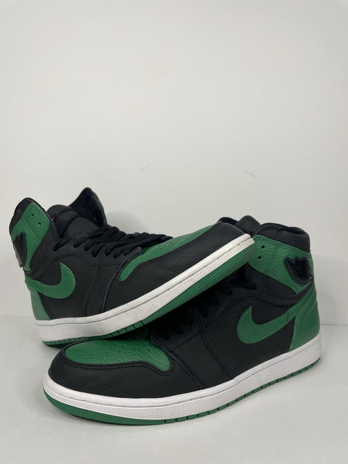 image of Air Jordan 1 Retro High OG Pine Green 2.0 Shoes, Men's (Size 12)