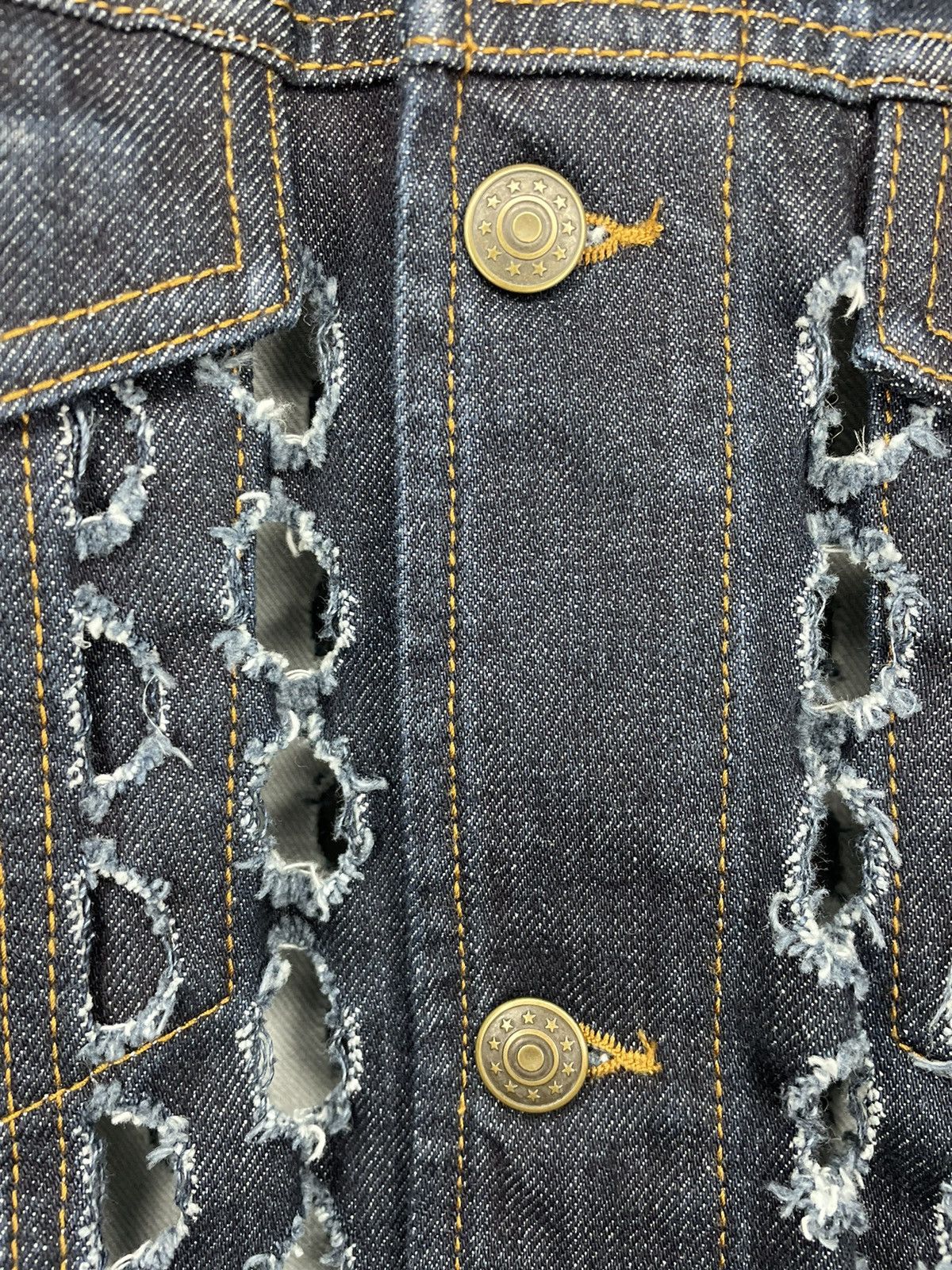 Maison Margiela Maison Margiela Punch Hole Denim Jacket Size XS / US 0-2 / IT 36-38 - 3 Thumbnail