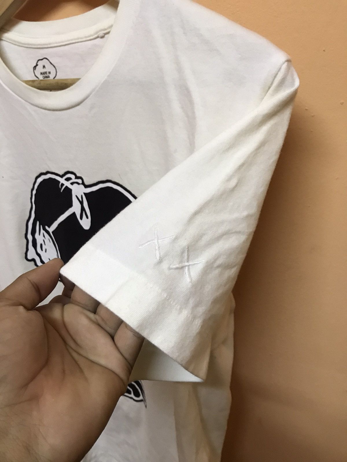 Kaws × Uniqlo ‼️UNIQLO X PEANUT X KAWS TSHIRT‼️ Size US M / EU 48-50 / 2 - 3 Thumbnail