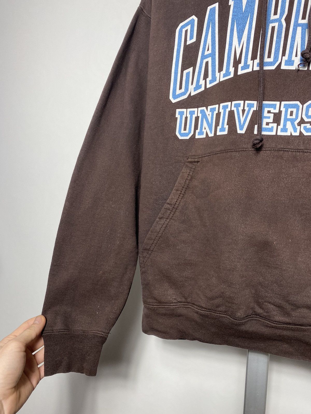 Vintage Vintage Cambridge university dark brown distressed hoodie Size US L / EU 52-54 / 3 - 4 Thumbnail