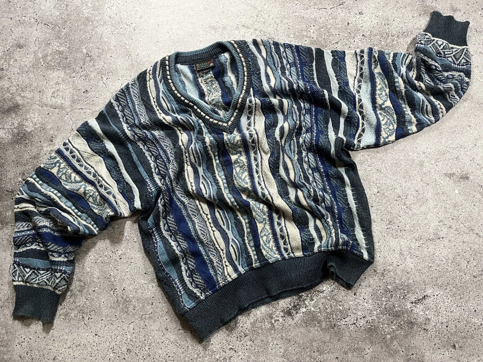 Coogi × Vintage Coogi Sweater Vintage Australian Heavy Knitted Biggie 90's Size US L / EU 52-54 / 3 - 1 Thumbnail